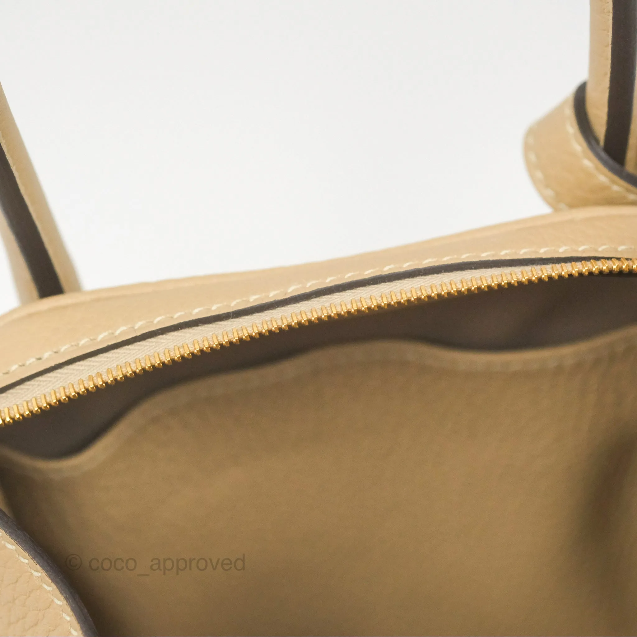 Herms Lindy 26 Trench Clemence Gold Hardware