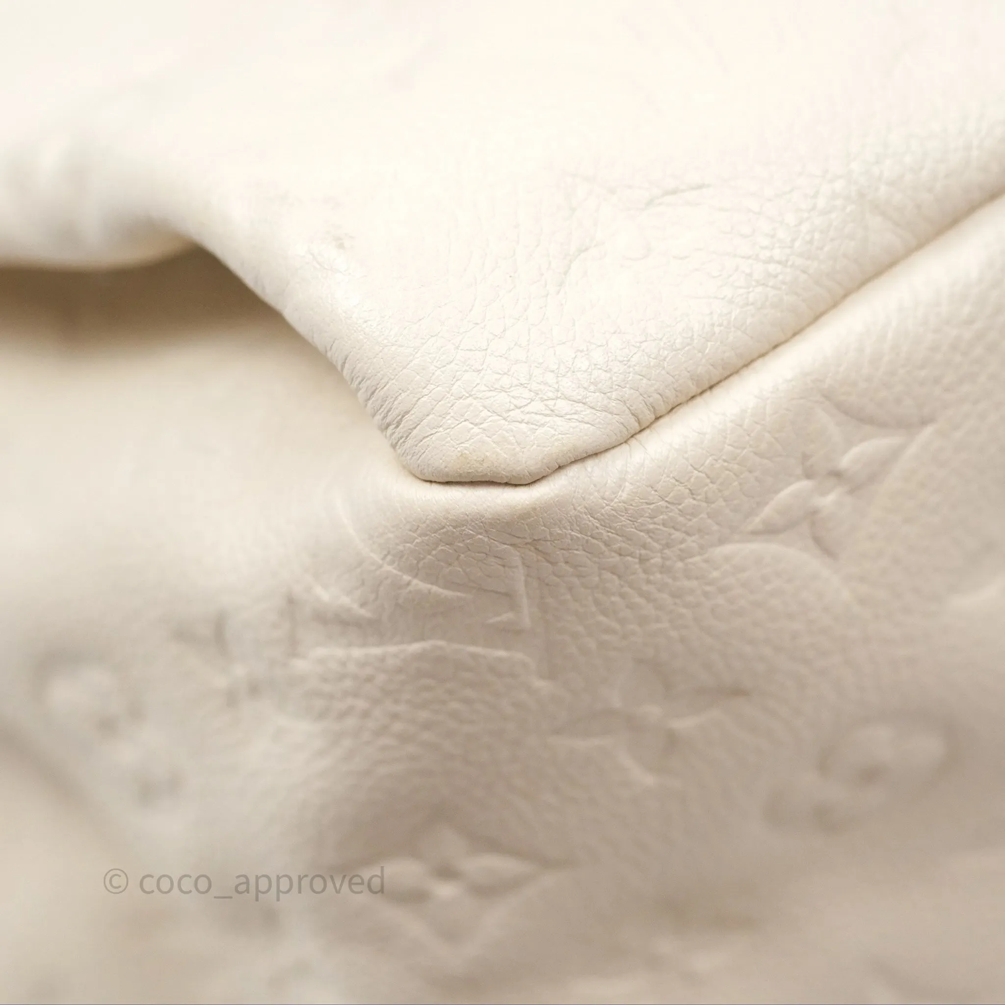 Louis Vuitton Artsy Monogram Empreinte MM Ivory