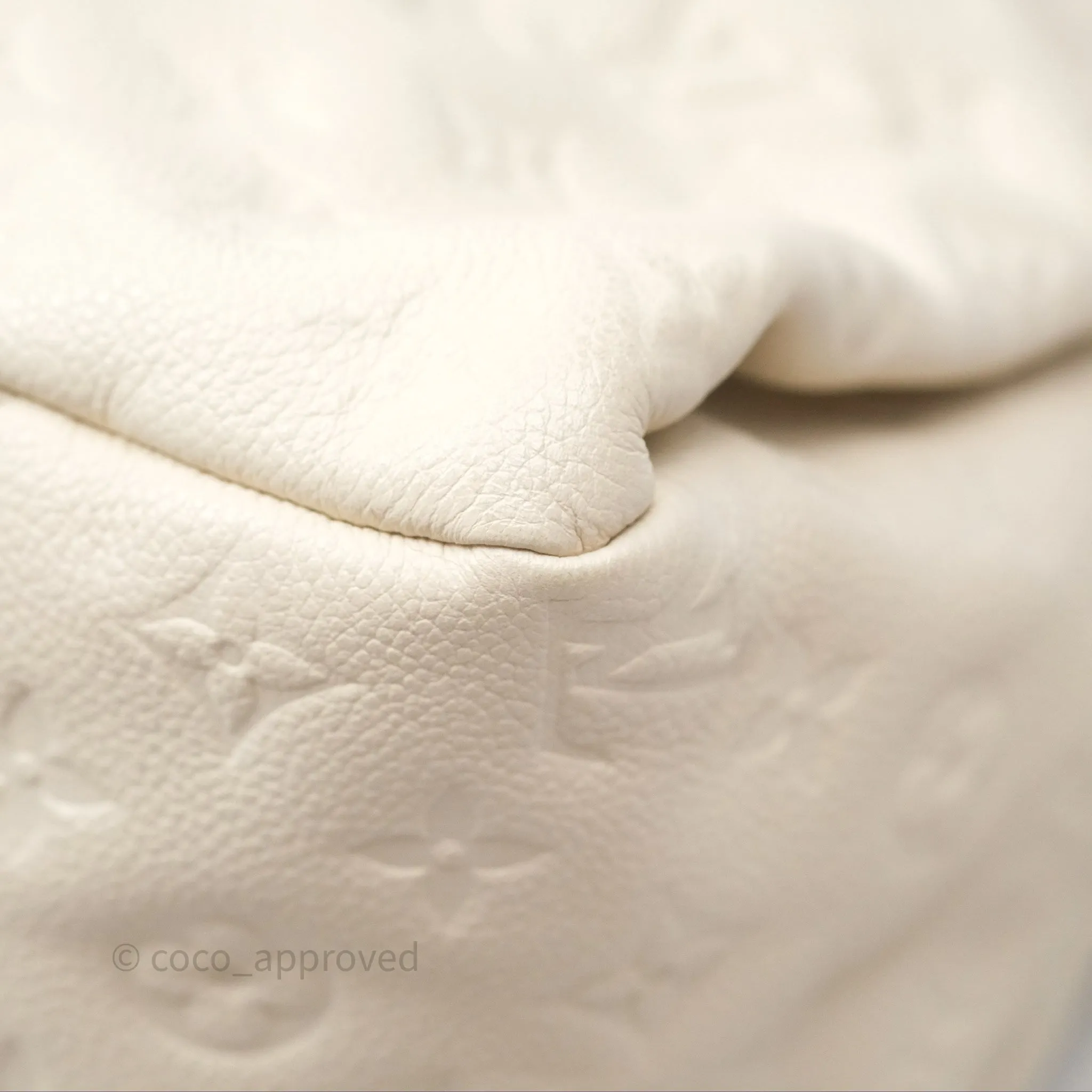 Louis Vuitton Artsy Monogram Empreinte MM Ivory