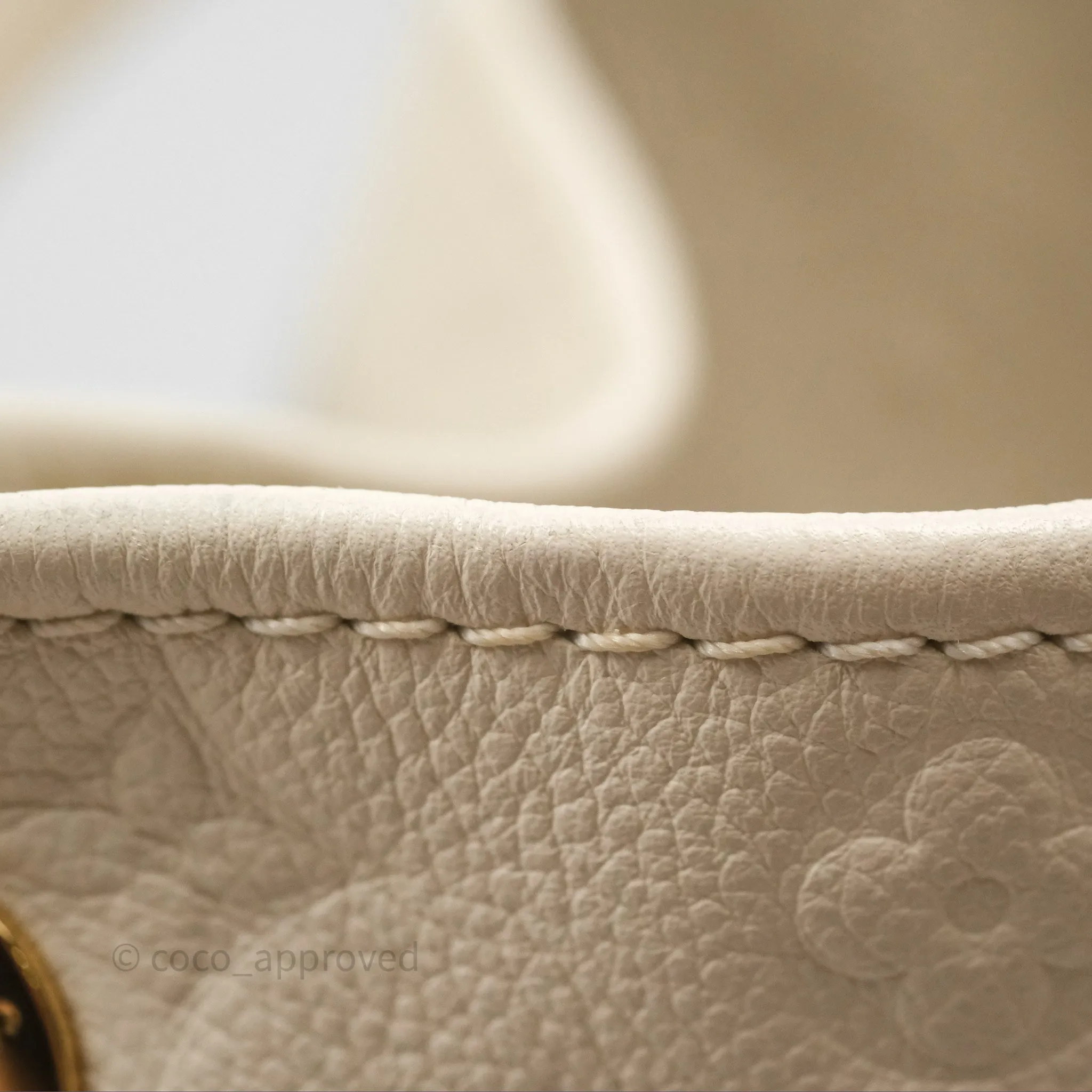 Louis Vuitton Artsy Monogram Empreinte MM Ivory