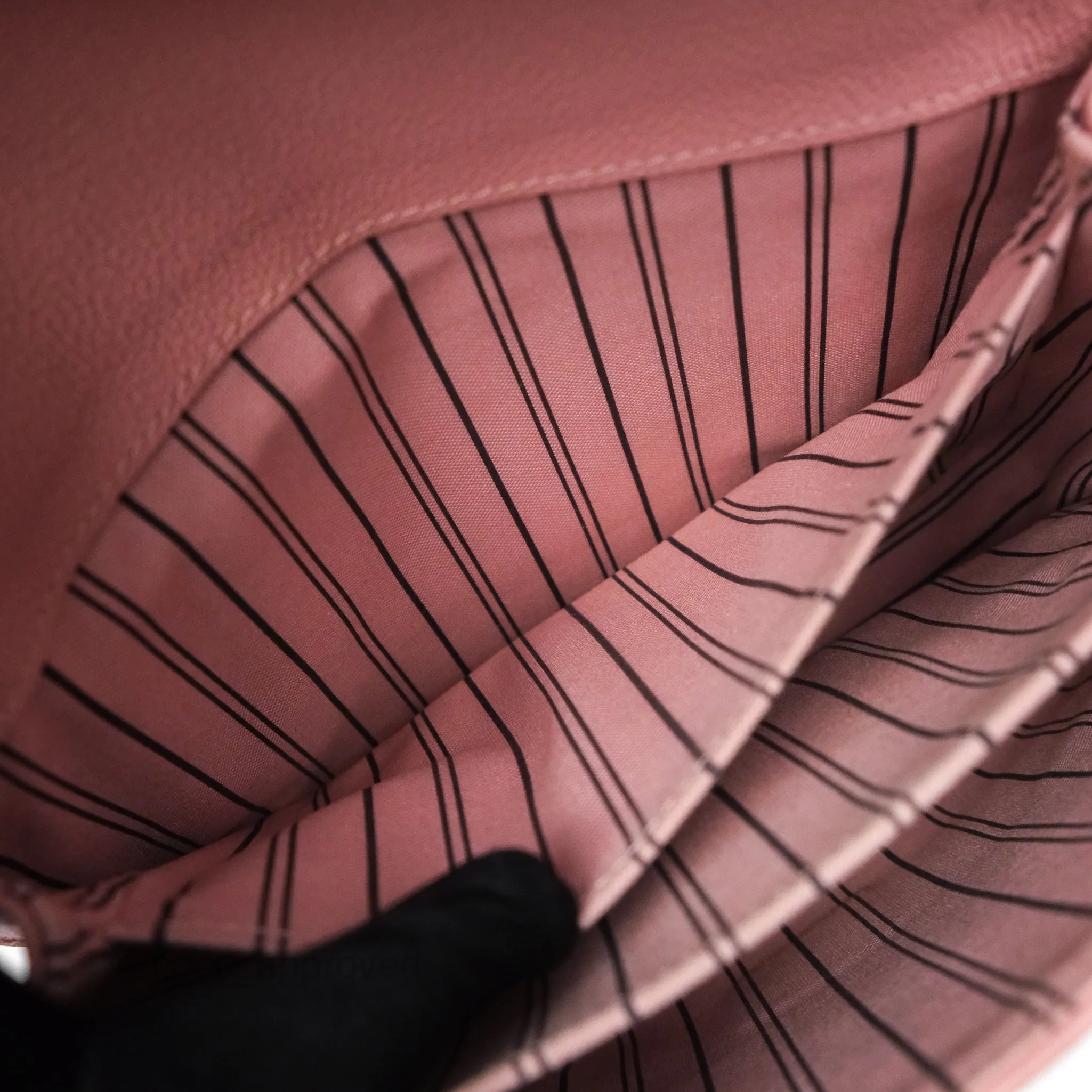 Louis Vuitton Empreinte Pochette Metis Rose Poudre