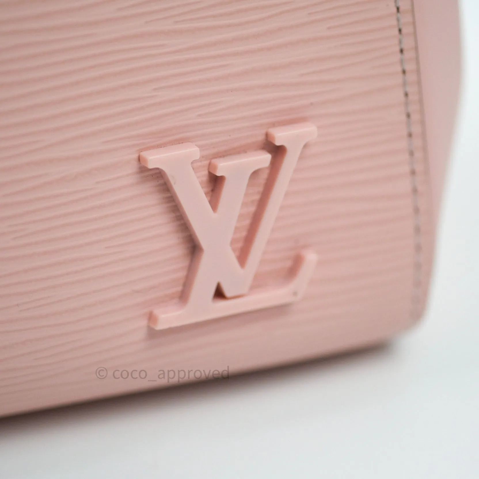 Louis Vuitton Epi Cluny MM Rose Ballerine