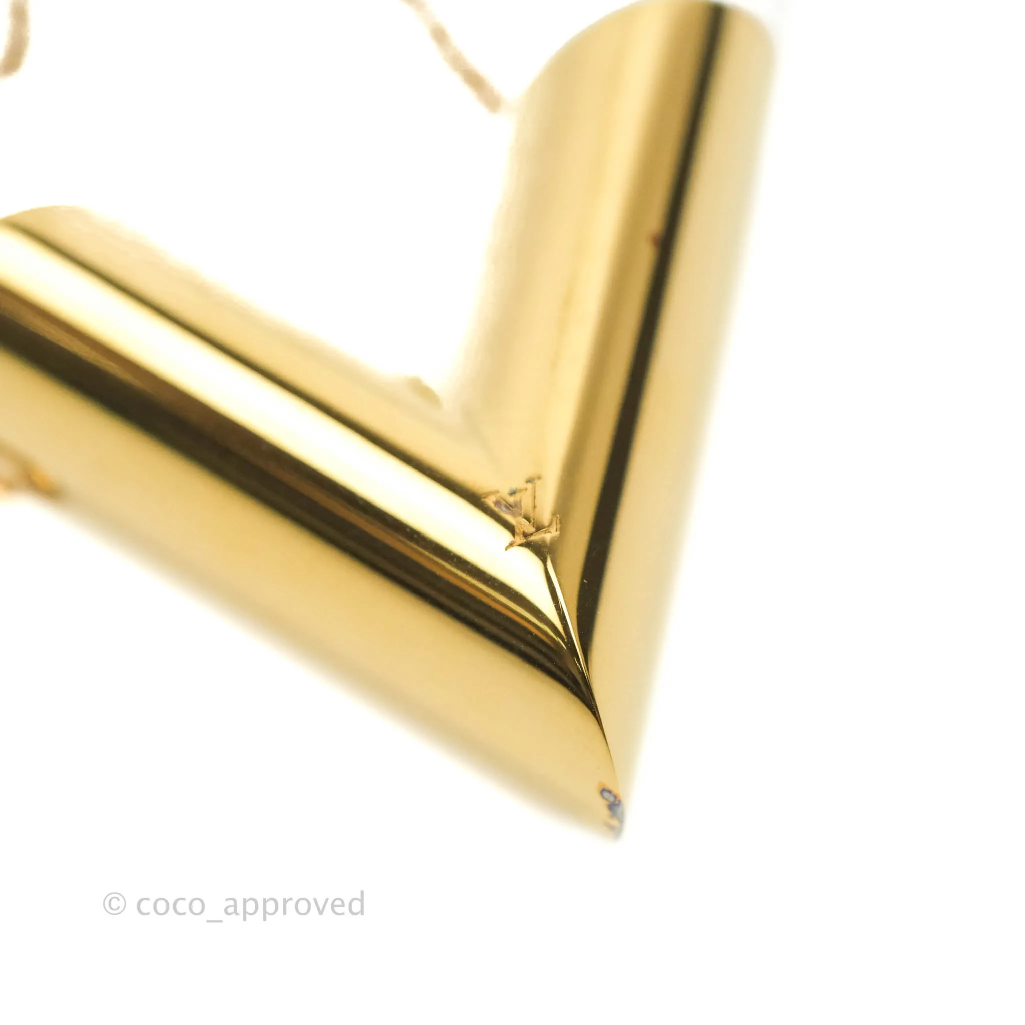 Louis Vuitton Essential V Necklace Gold Hardware