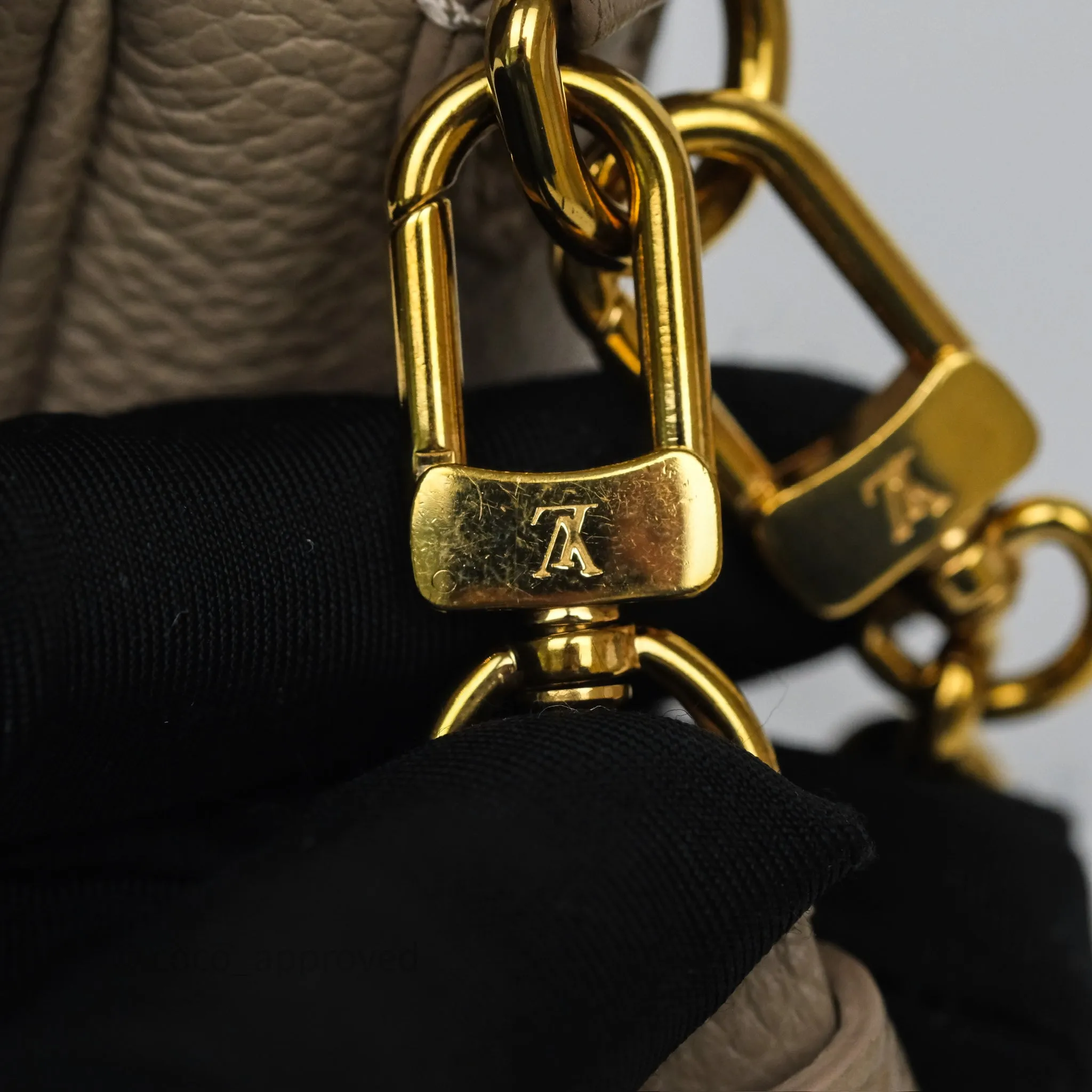 Louis Vuitton Ivy Wallet on Chain Monogram Empreinte Dove/Cream