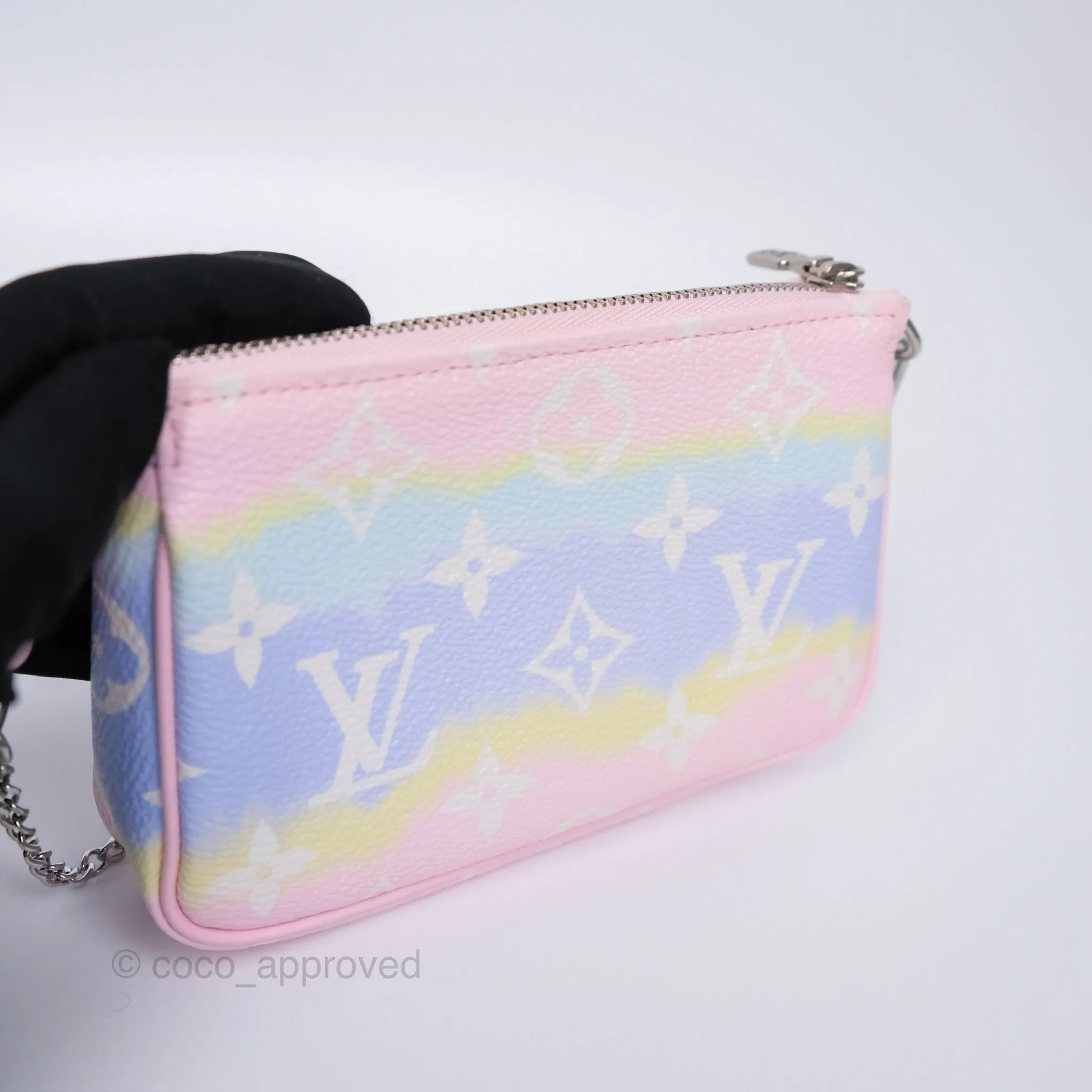 Louis Vuitton Mini Pochette Accessories Escale Pastel Monogram