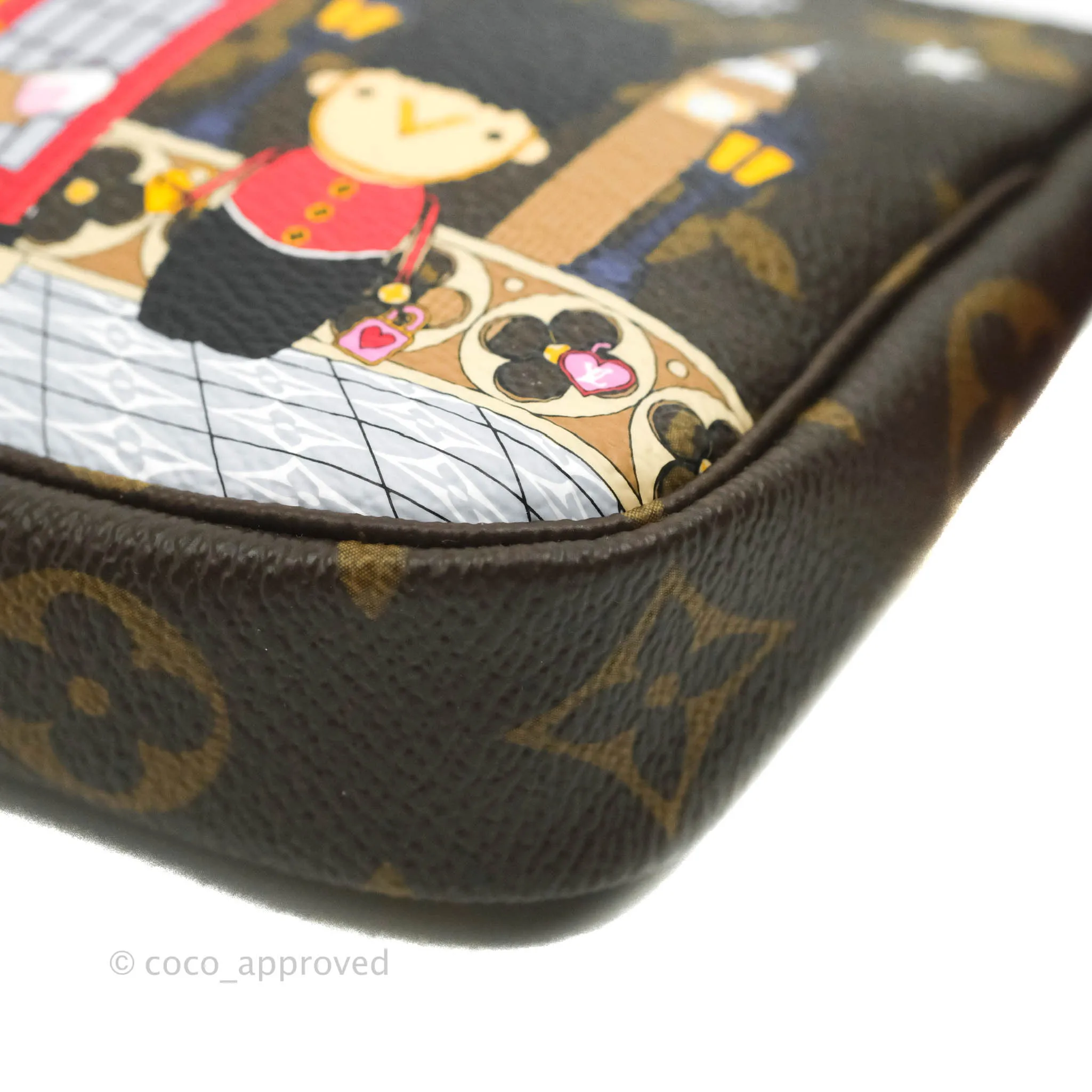 Louis Vuitton Mini Pochette Accessories Monogram Christmas London Edition 2021