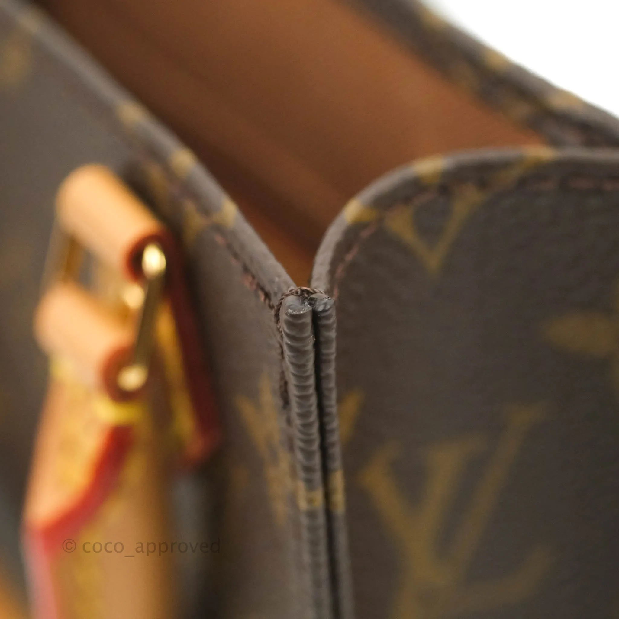 Louis Vuitton Monogram Canvas Petit Sac Plat bag