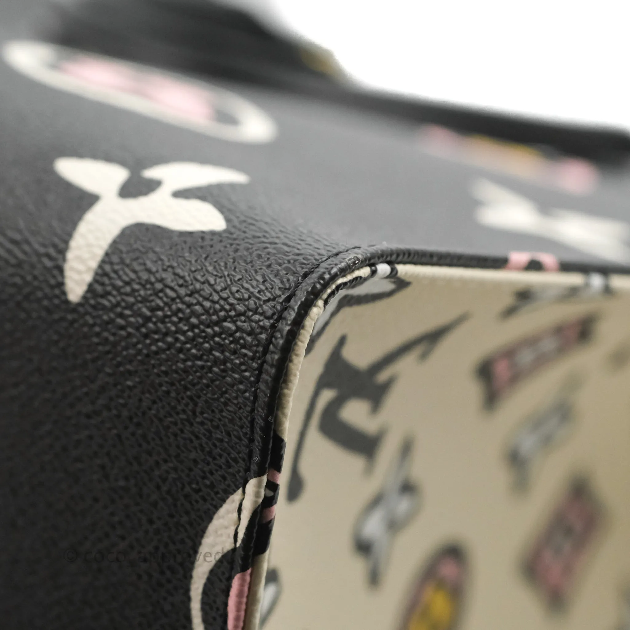 Louis Vuitton Monogram Giant Wild At Heart Onthego GM Black