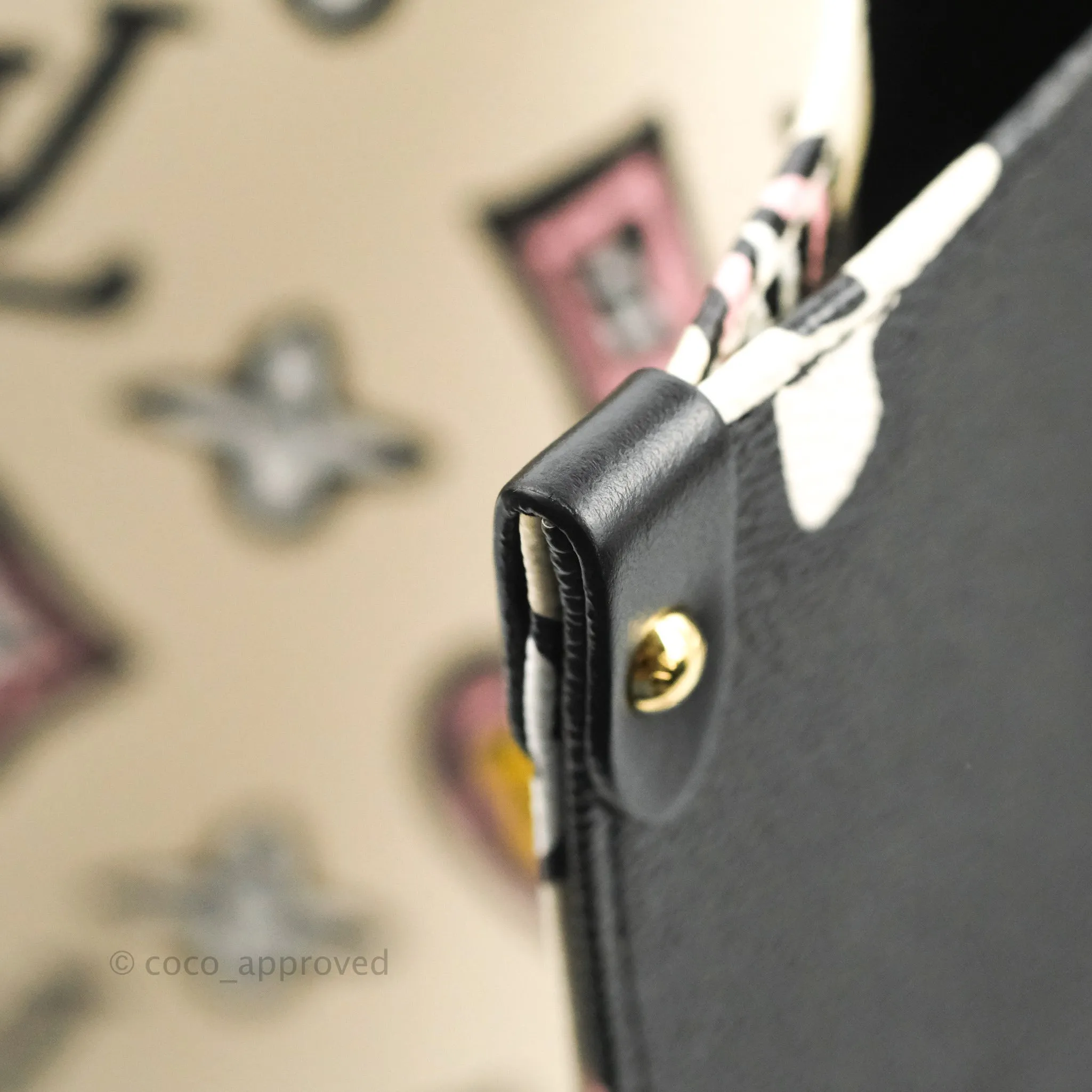 Louis Vuitton Monogram Giant Wild At Heart Onthego GM Black