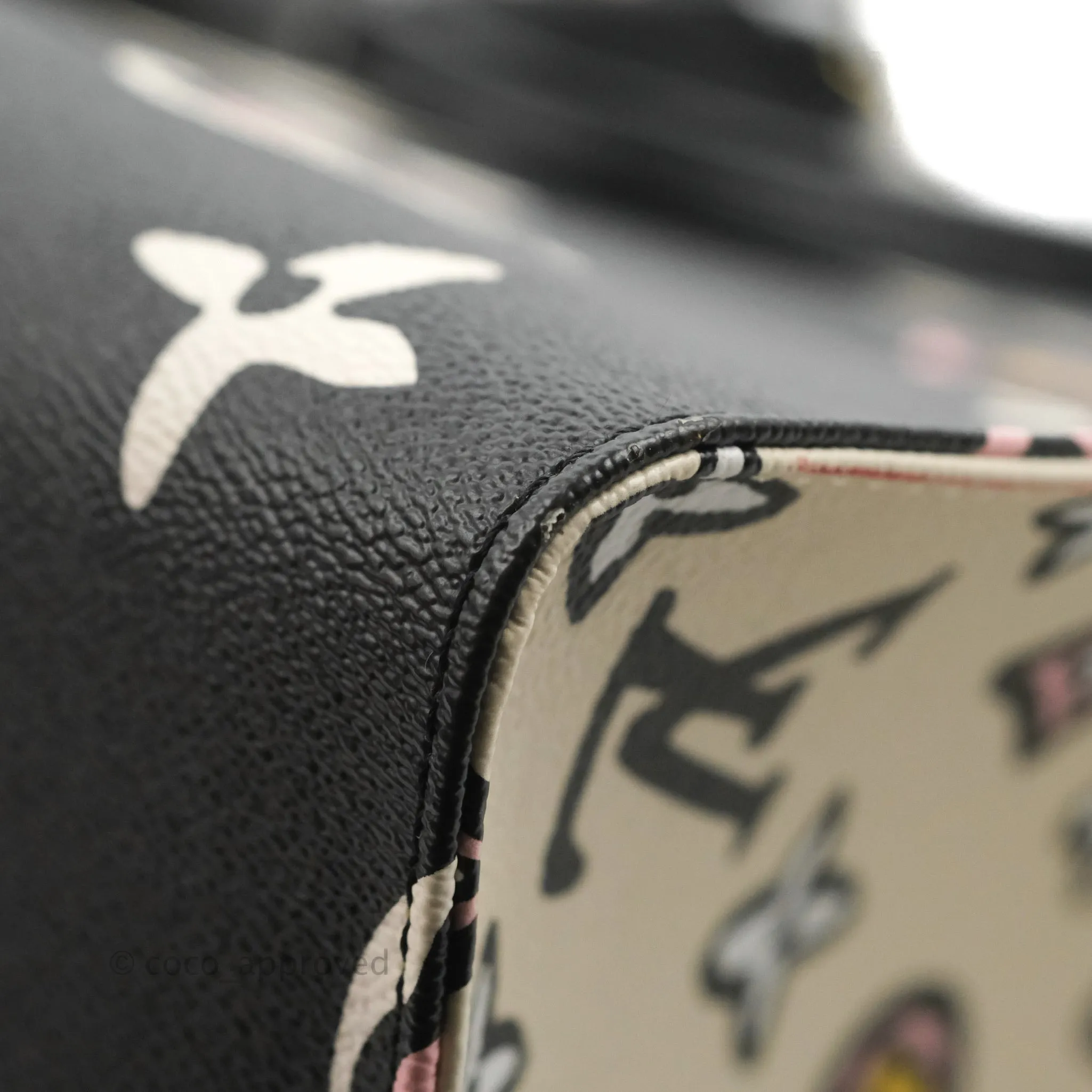 Louis Vuitton Monogram Giant Wild At Heart Onthego GM Black