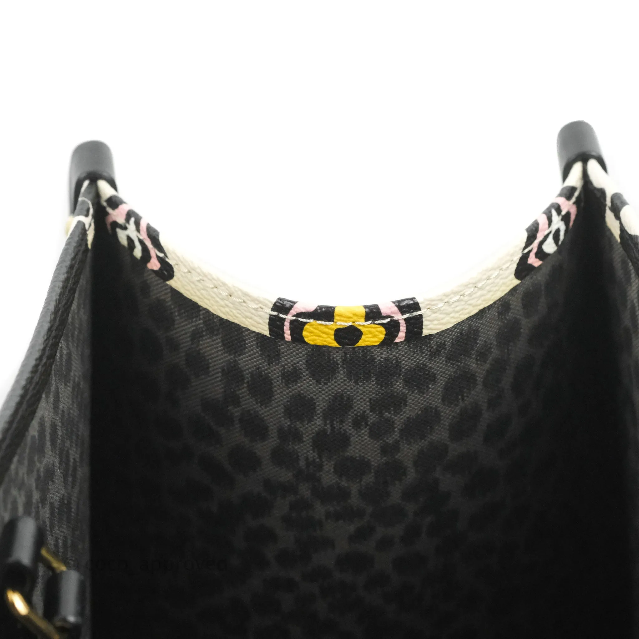Louis Vuitton Monogram Giant Wild At Heart Onthego GM Black