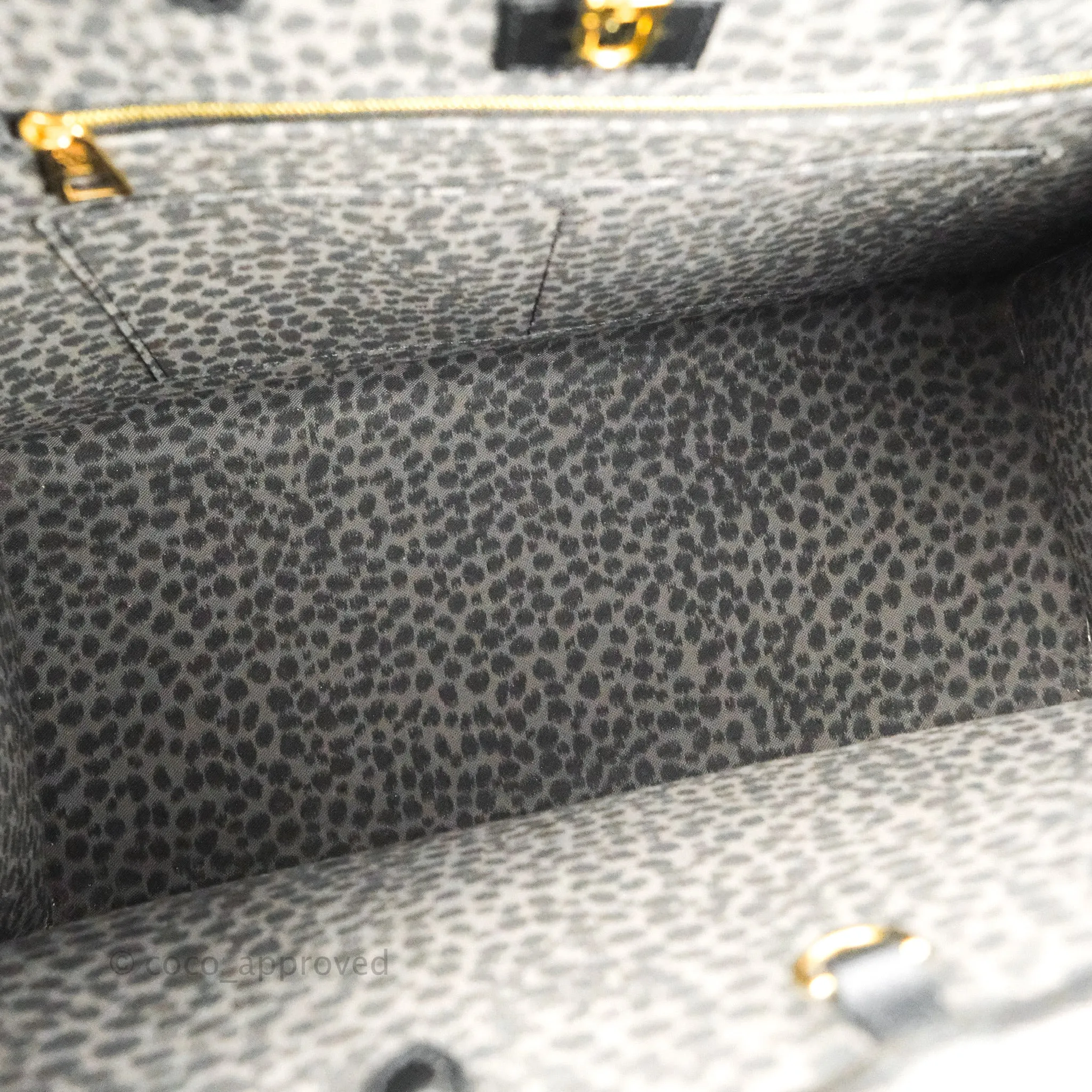 Louis Vuitton Monogram Giant Wild At Heart Onthego GM Black