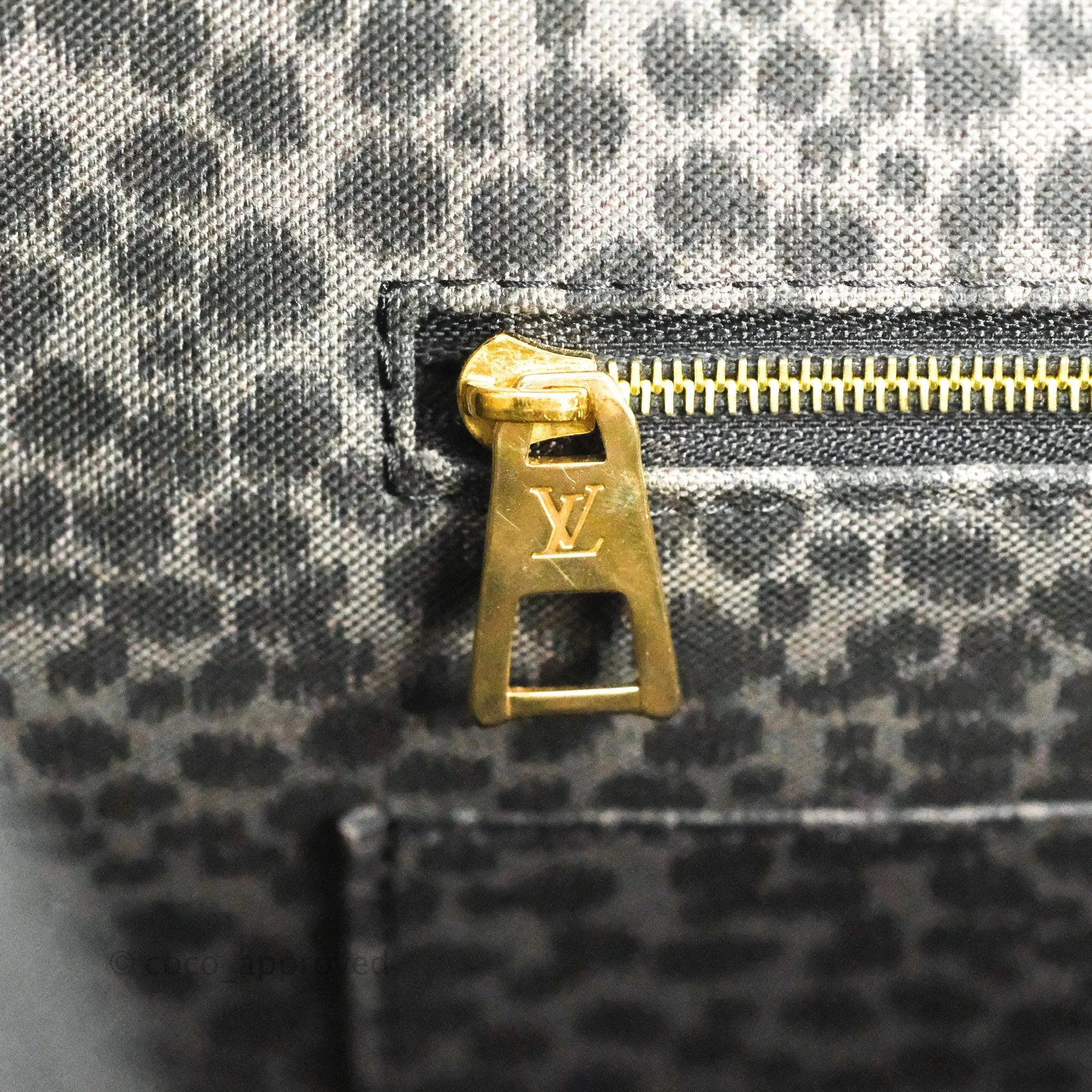 Louis Vuitton Monogram Giant Wild At Heart Onthego GM Black