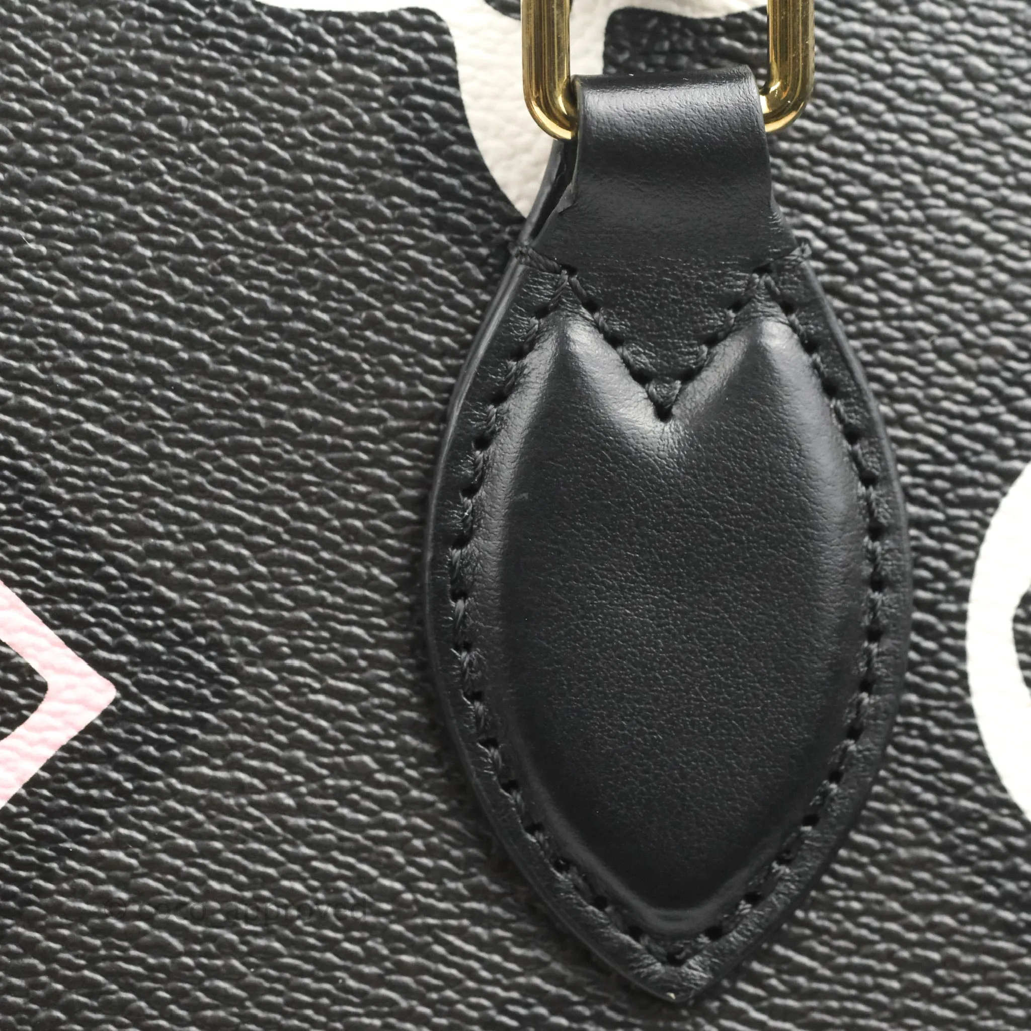 Louis Vuitton Monogram Giant Wild At Heart Onthego GM Black