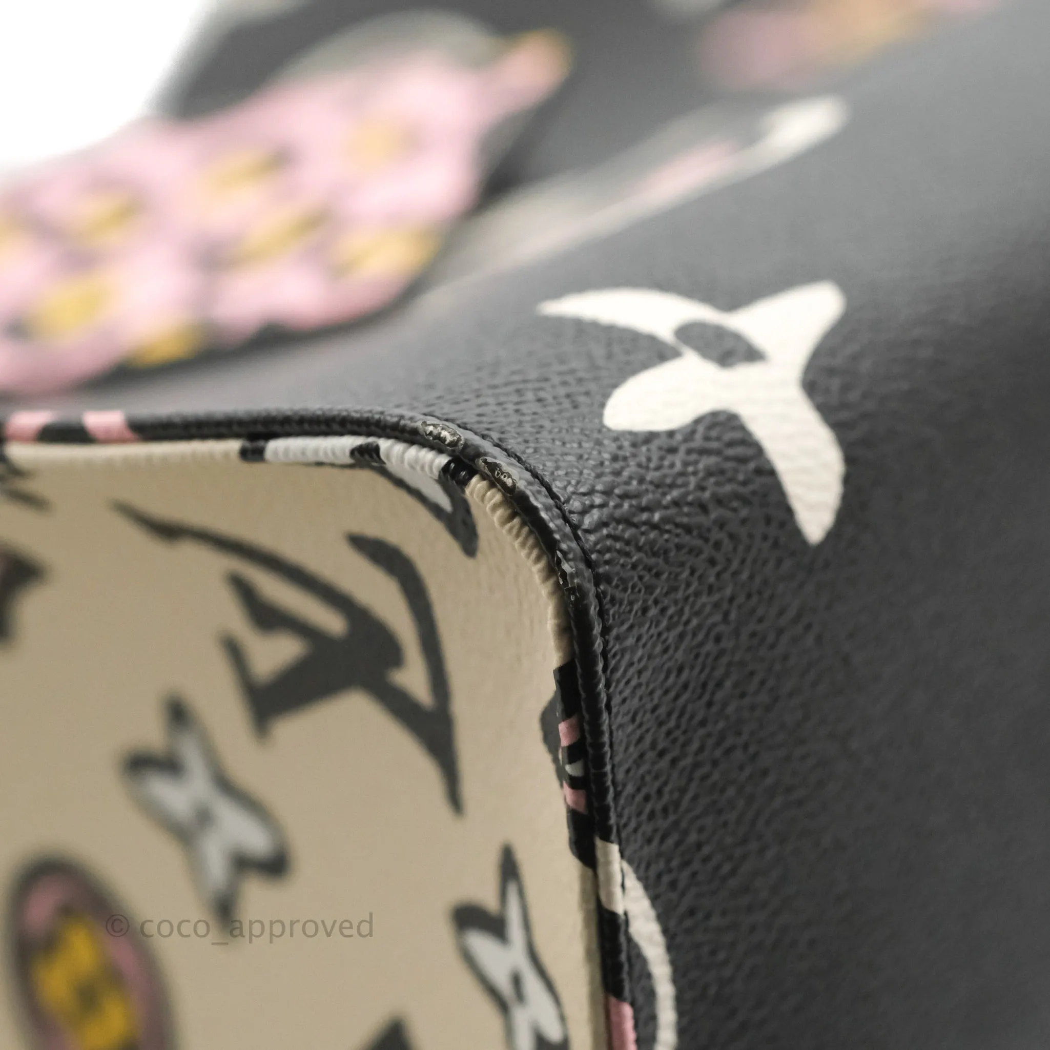 Louis Vuitton Monogram Giant Wild At Heart Onthego GM Black