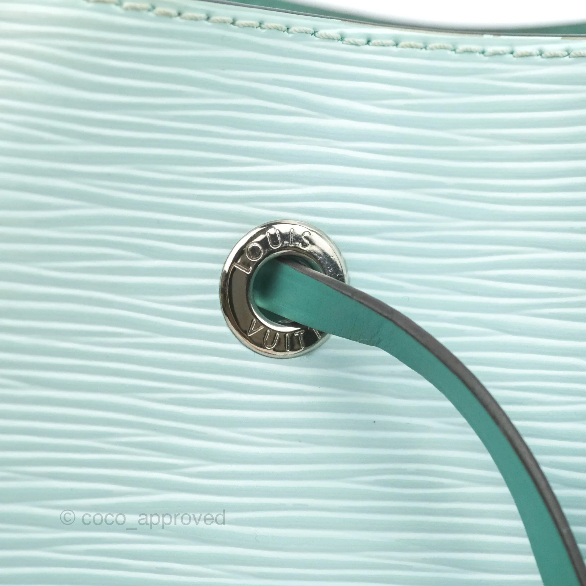 Louis Vuitton Neonoe BB Epi Seaside Green