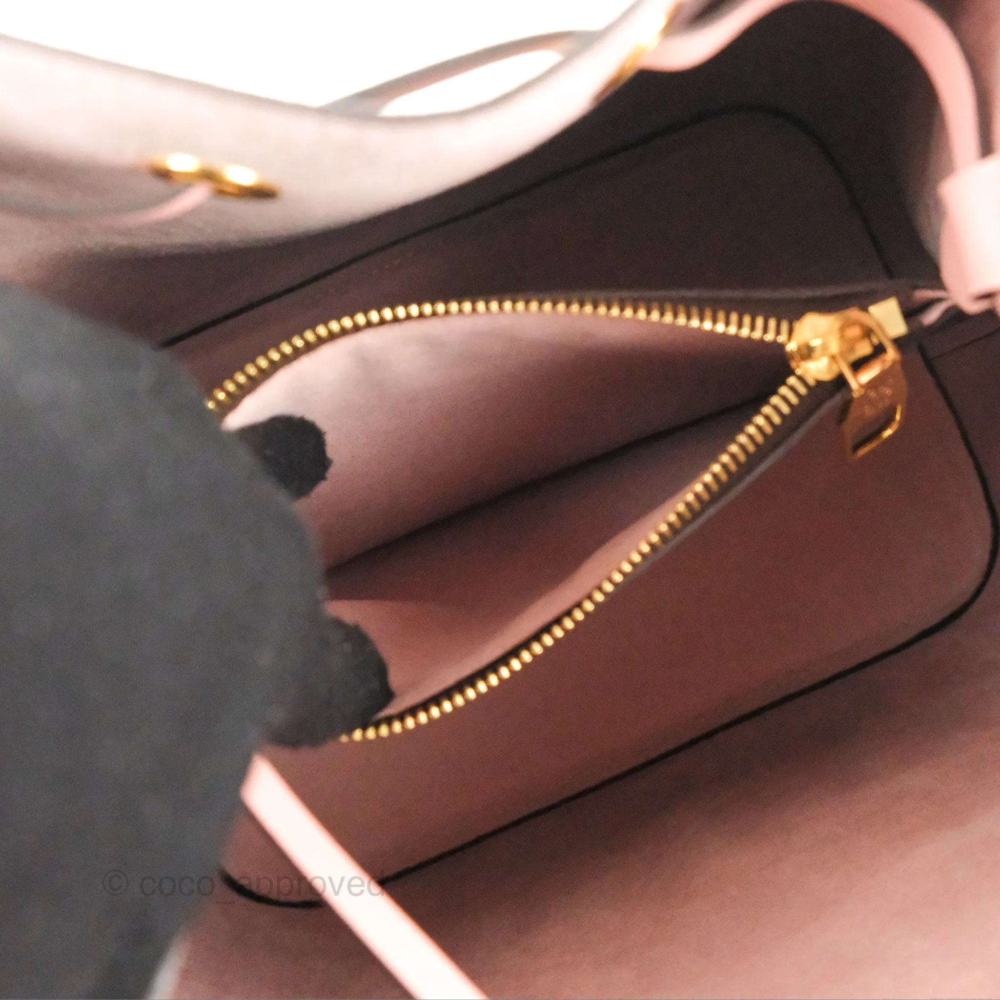Louis Vuitton Neonoe Bucket Bag MM Monogram Canvas Rose Poudre