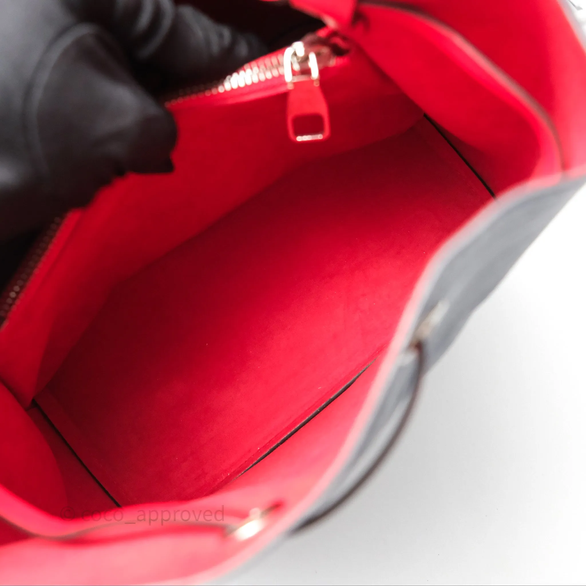 Louis Vuitton Neonoe MM Navy / Red Epi