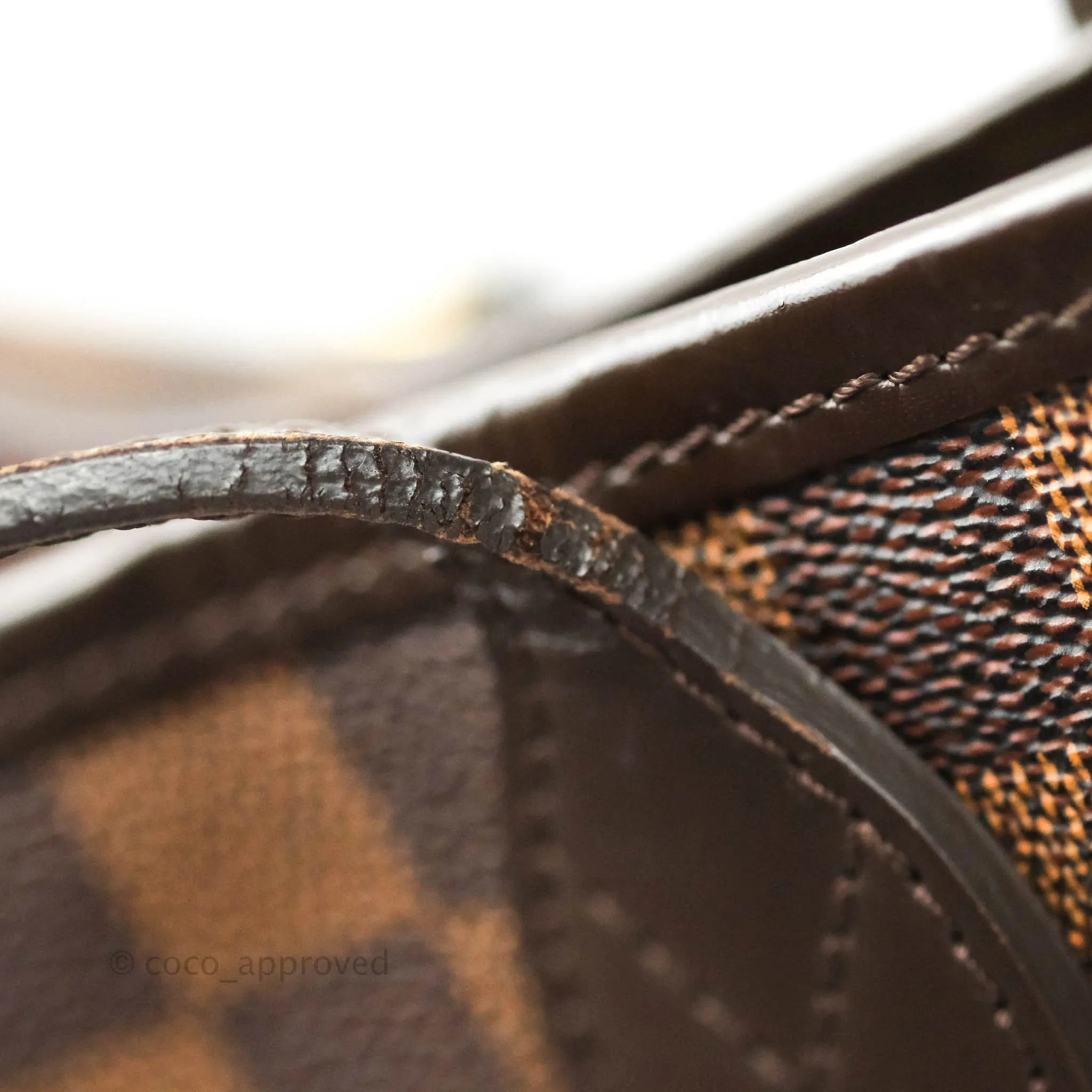 Louis Vuitton Neverfull MM Tote Bag Damier Ebene Canvas