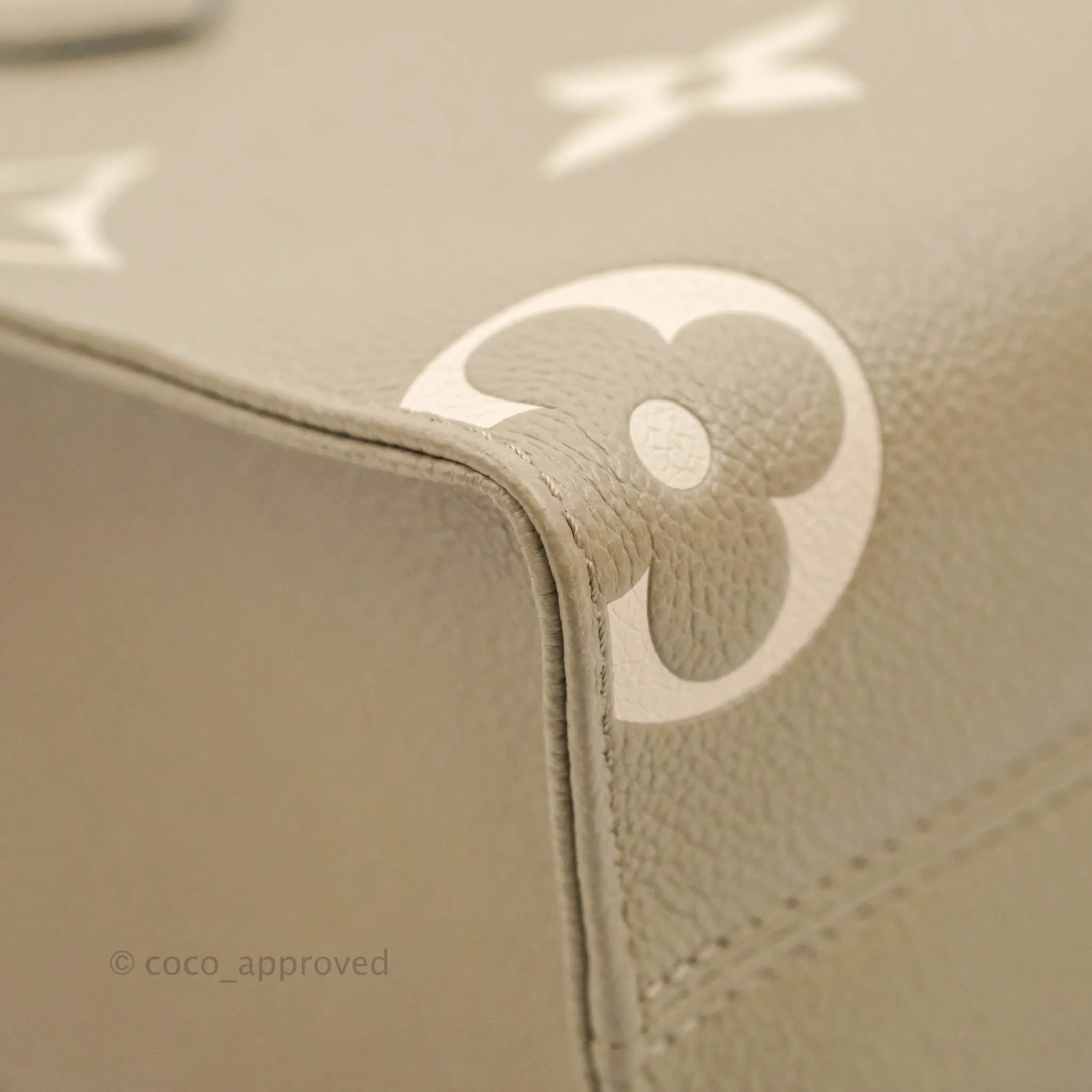 Louis Vuitton OnTheGo PM Monogram Empreinte Dove/Cream