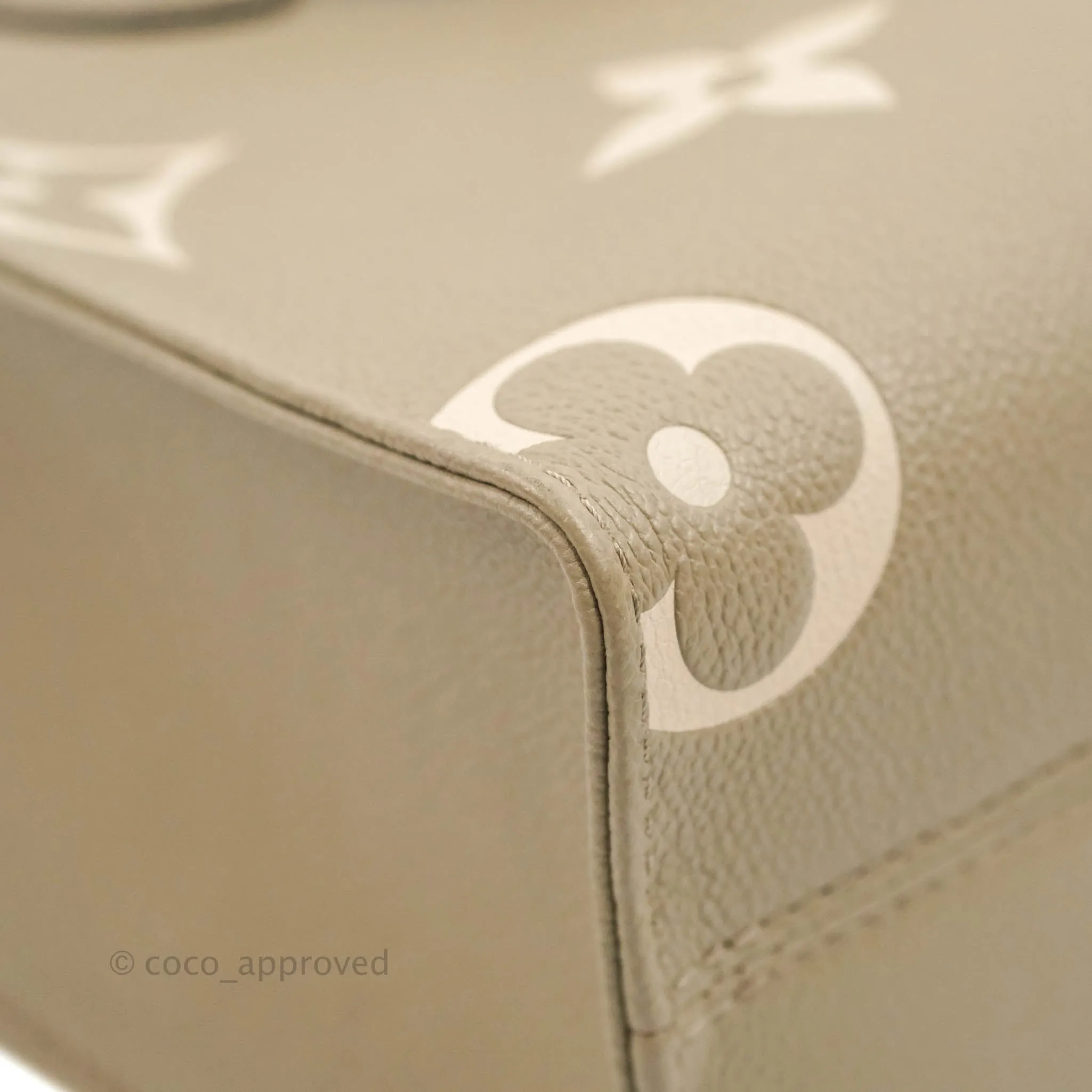 Louis Vuitton OnTheGo PM Monogram Empreinte Dove/Cream