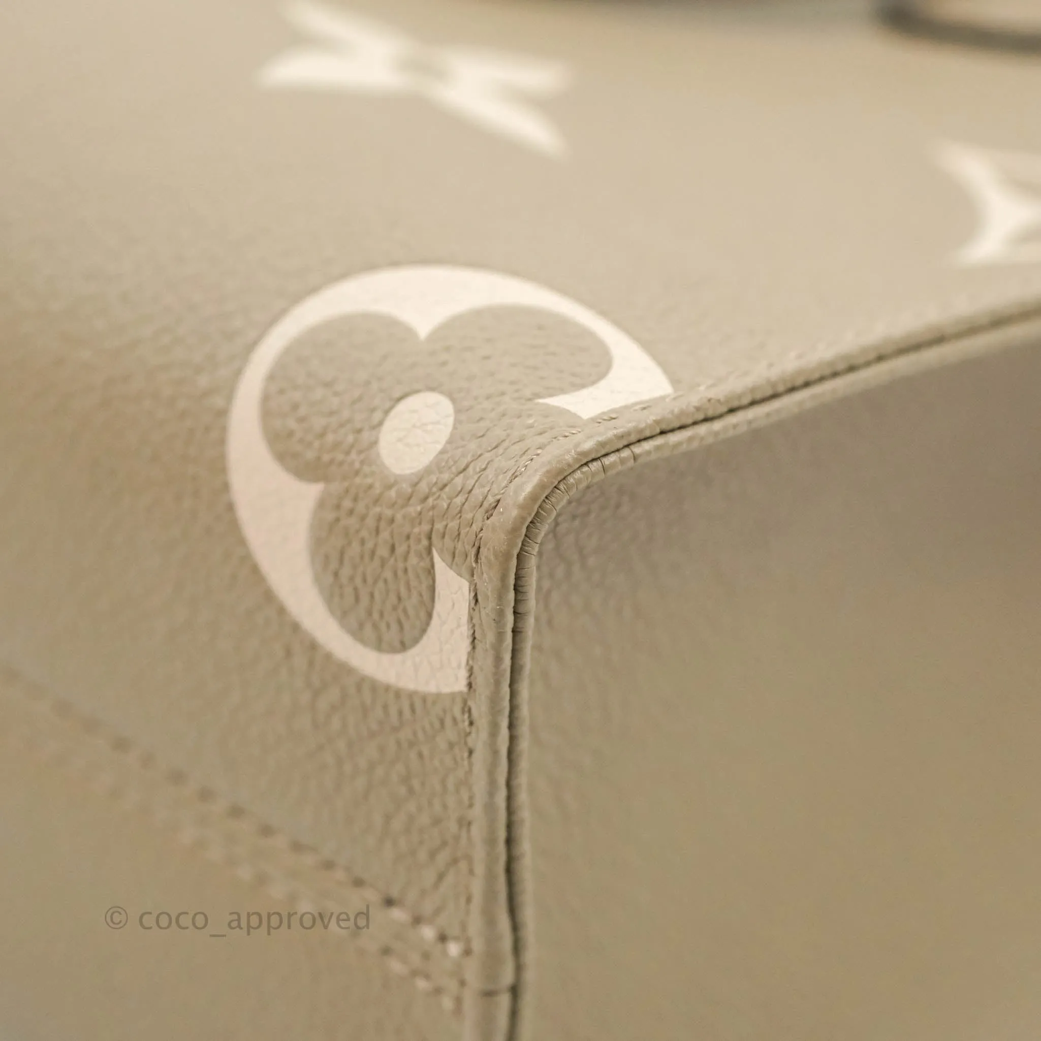 Louis Vuitton OnTheGo PM Monogram Empreinte Dove/Cream