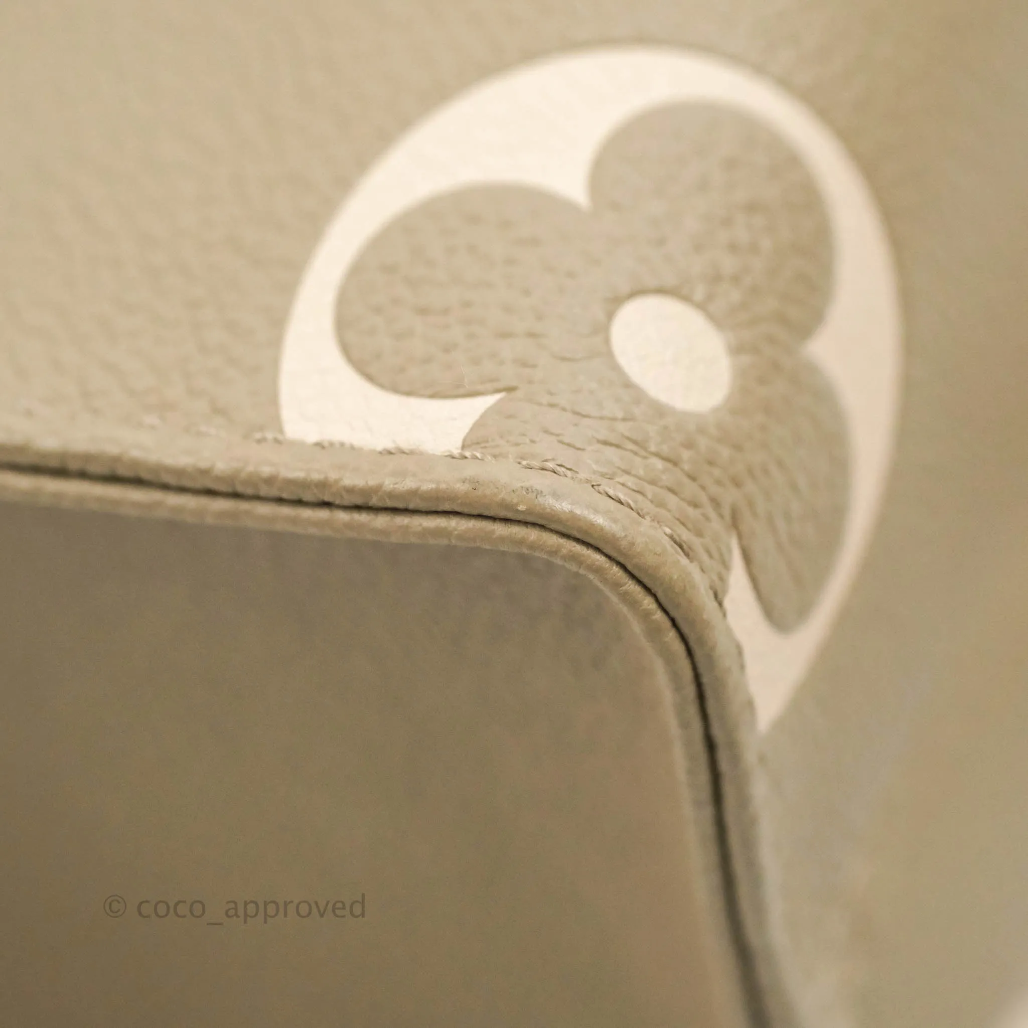Louis Vuitton OnTheGo PM Monogram Empreinte Dove/Cream