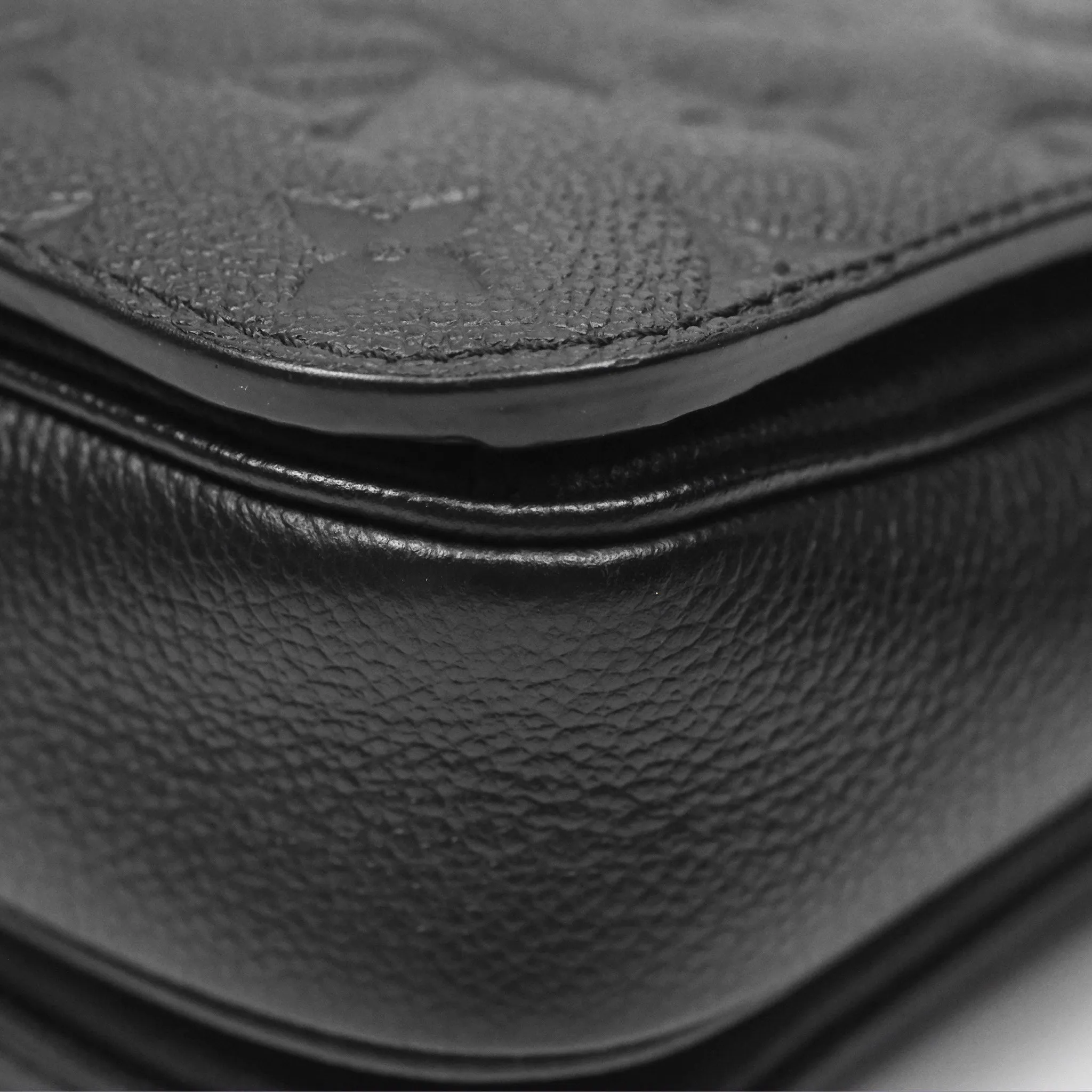 Louis Vuitton Pochette Metis Empreinte Black