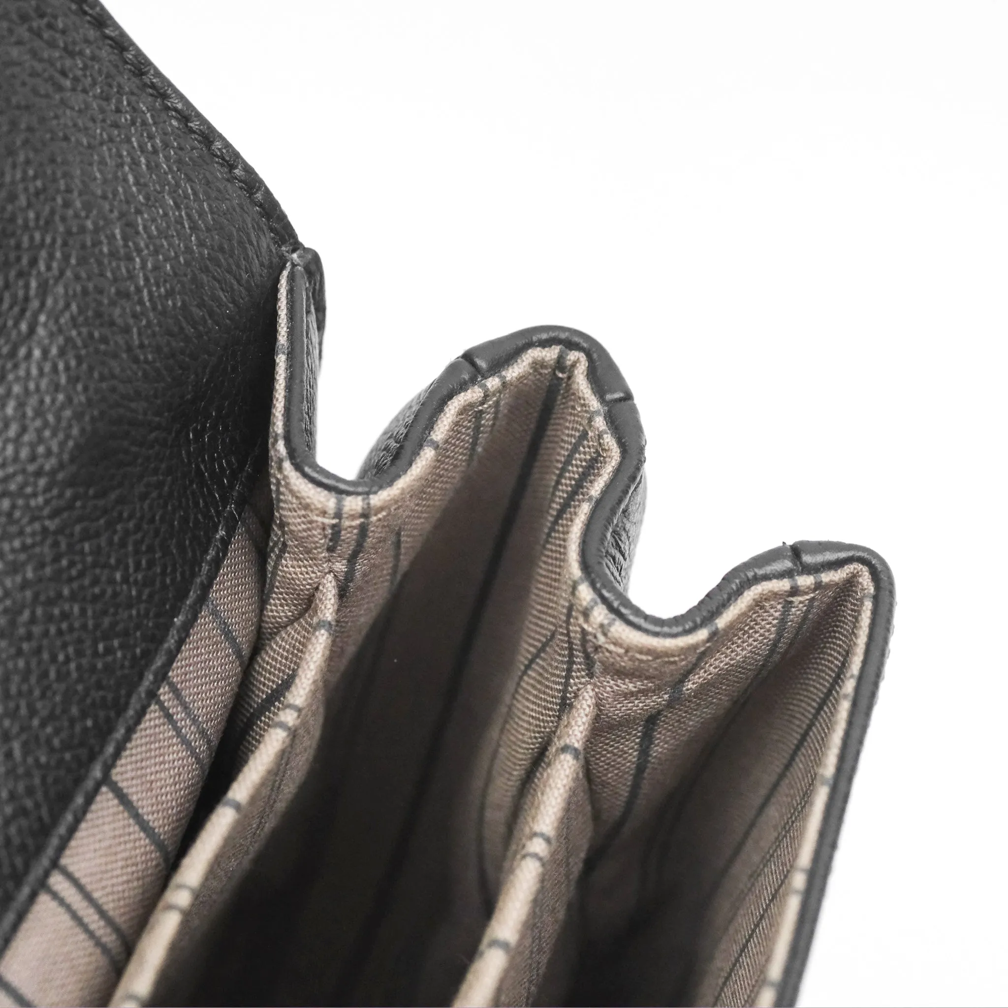 Louis Vuitton Pochette Metis Empreinte Black