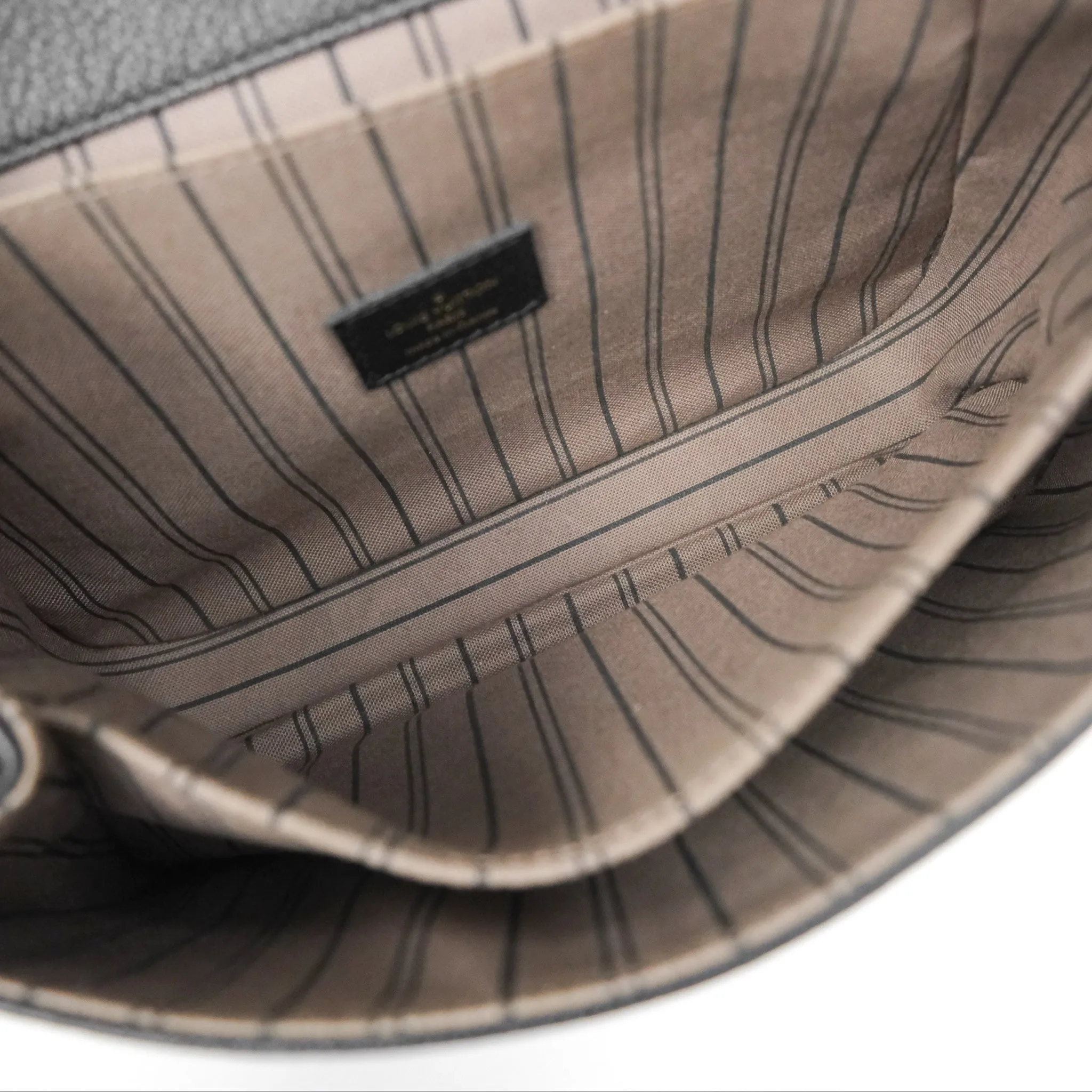 Louis Vuitton Pochette Metis Empreinte Black