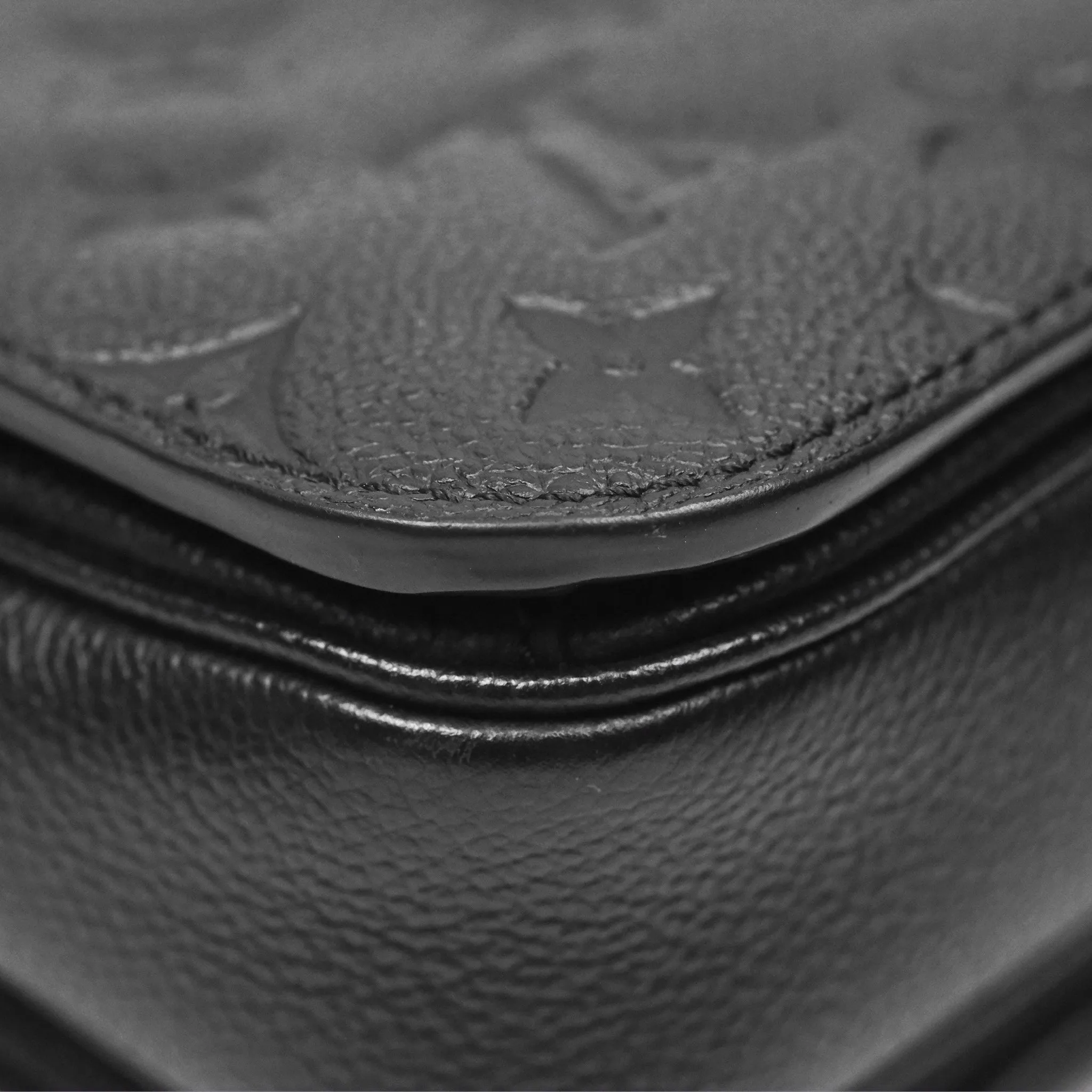 Louis Vuitton Pochette Metis Empreinte Black