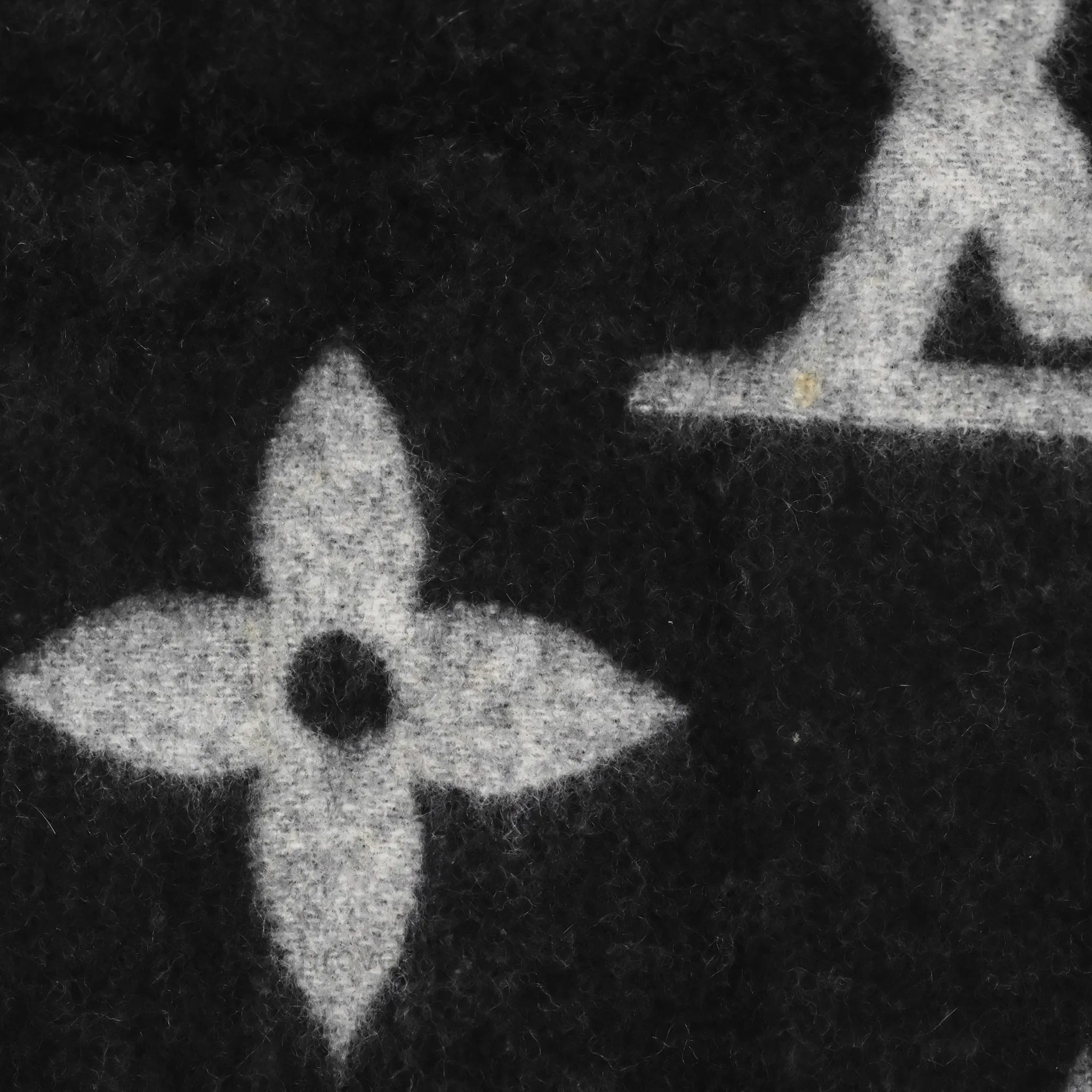 Louis Vuitton Reykjavik Scarf Cashmere Black Light Grey