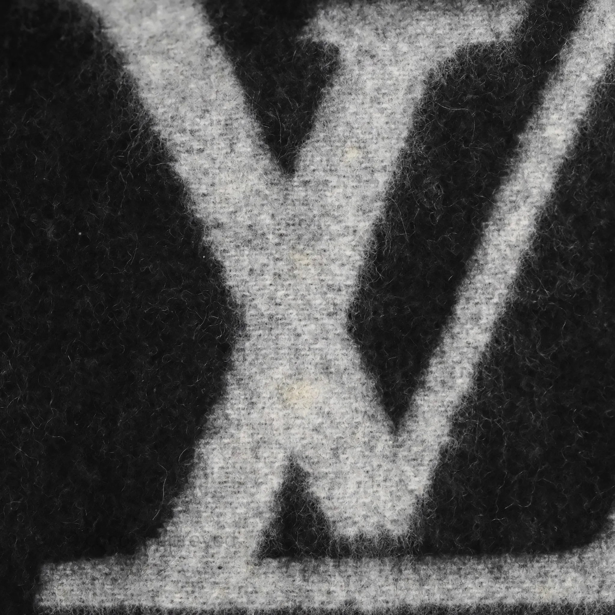 Louis Vuitton Reykjavik Scarf Cashmere Black Light Grey