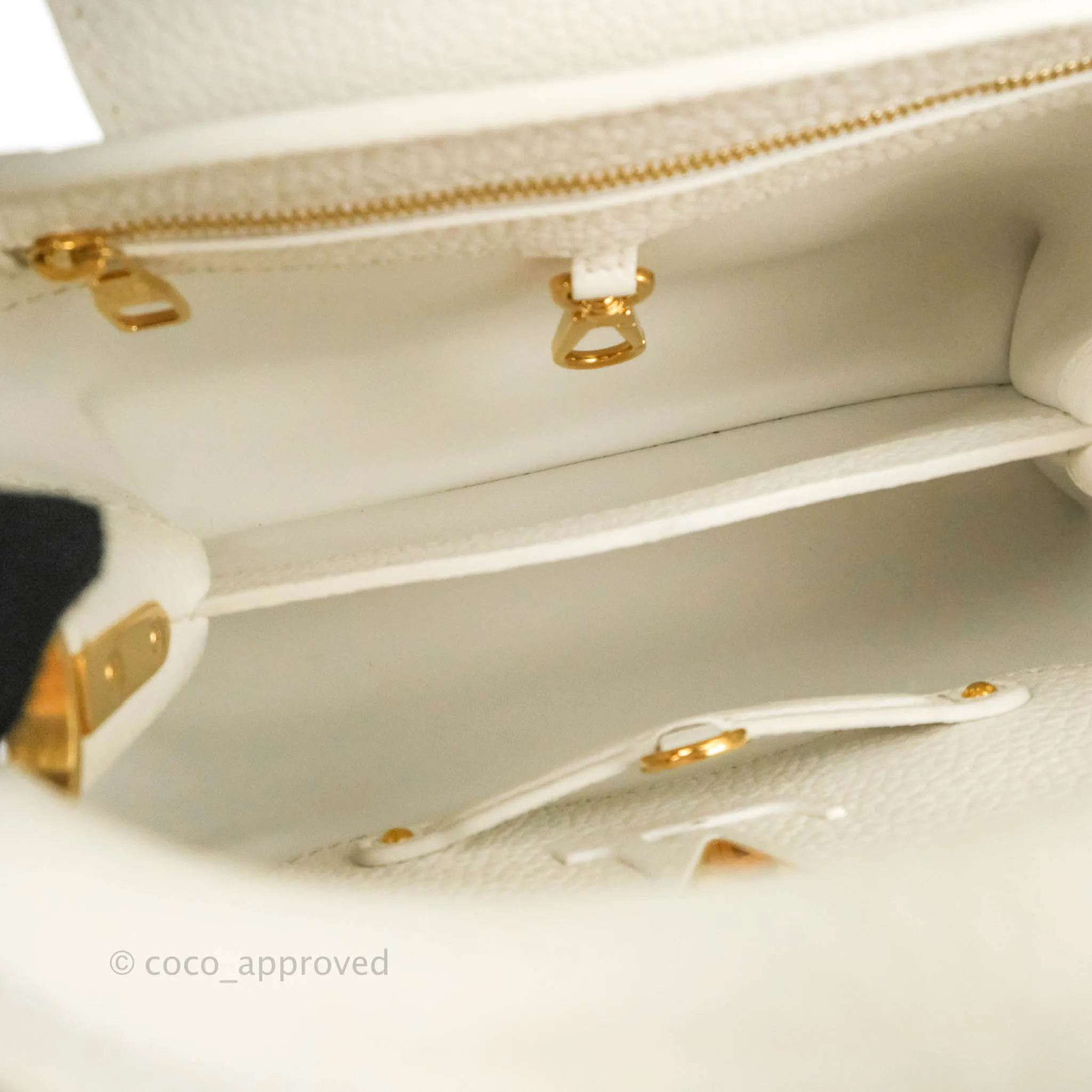 Louis Vuitton Taurillon Capucines BB Snow
