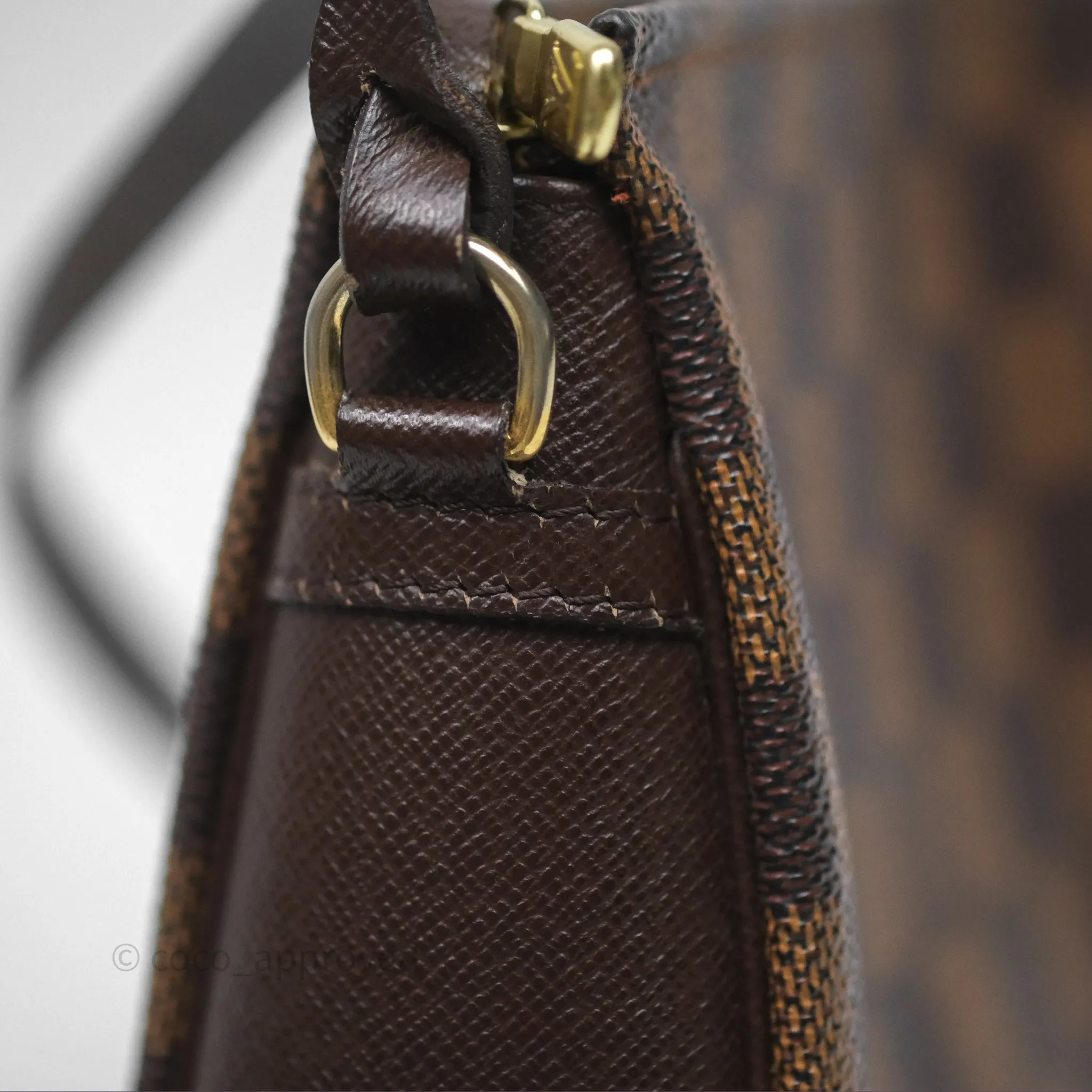 Louis Vuitton Trousse Make Up Pochette Damier Ebene