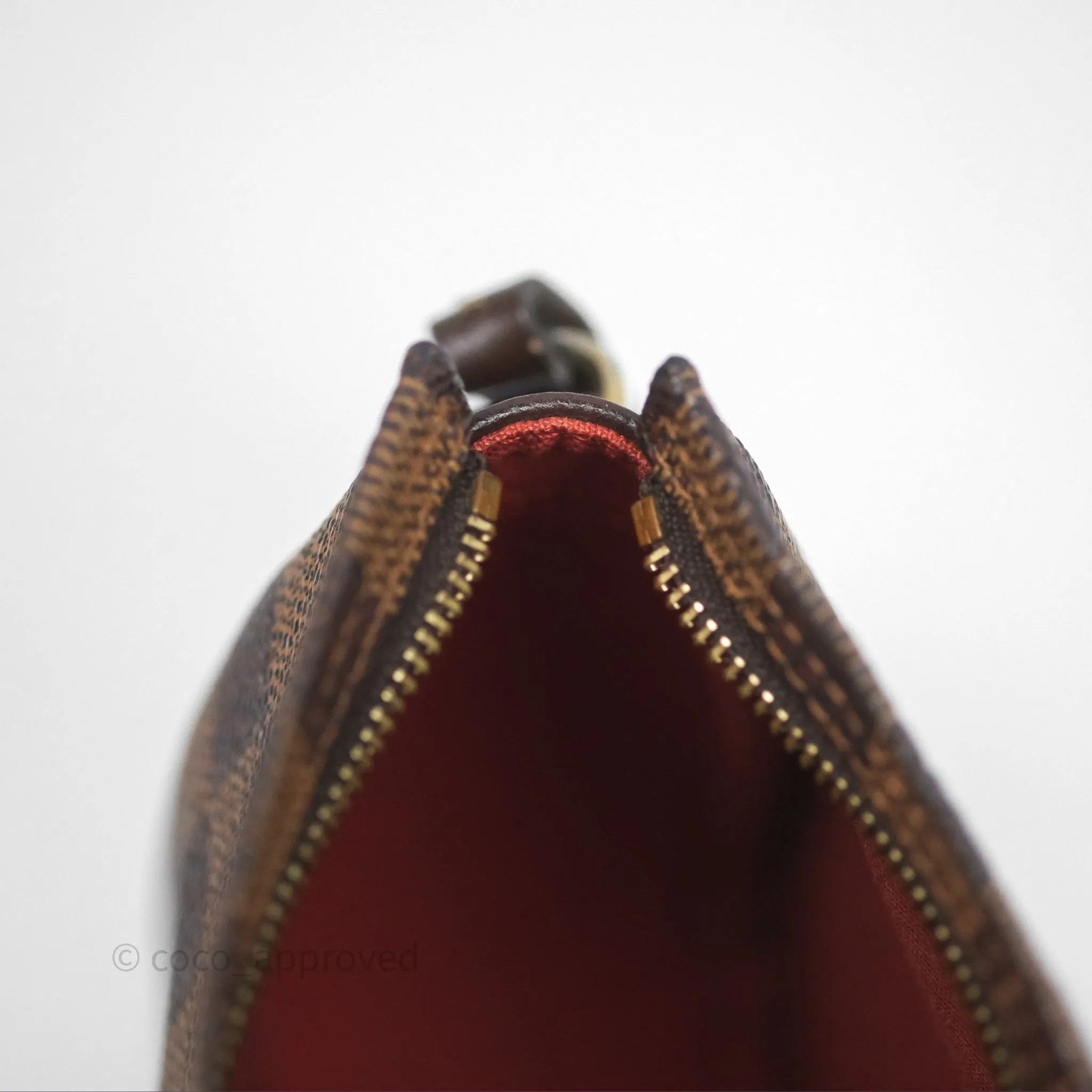 Louis Vuitton Trousse Make Up Pochette Damier Ebene