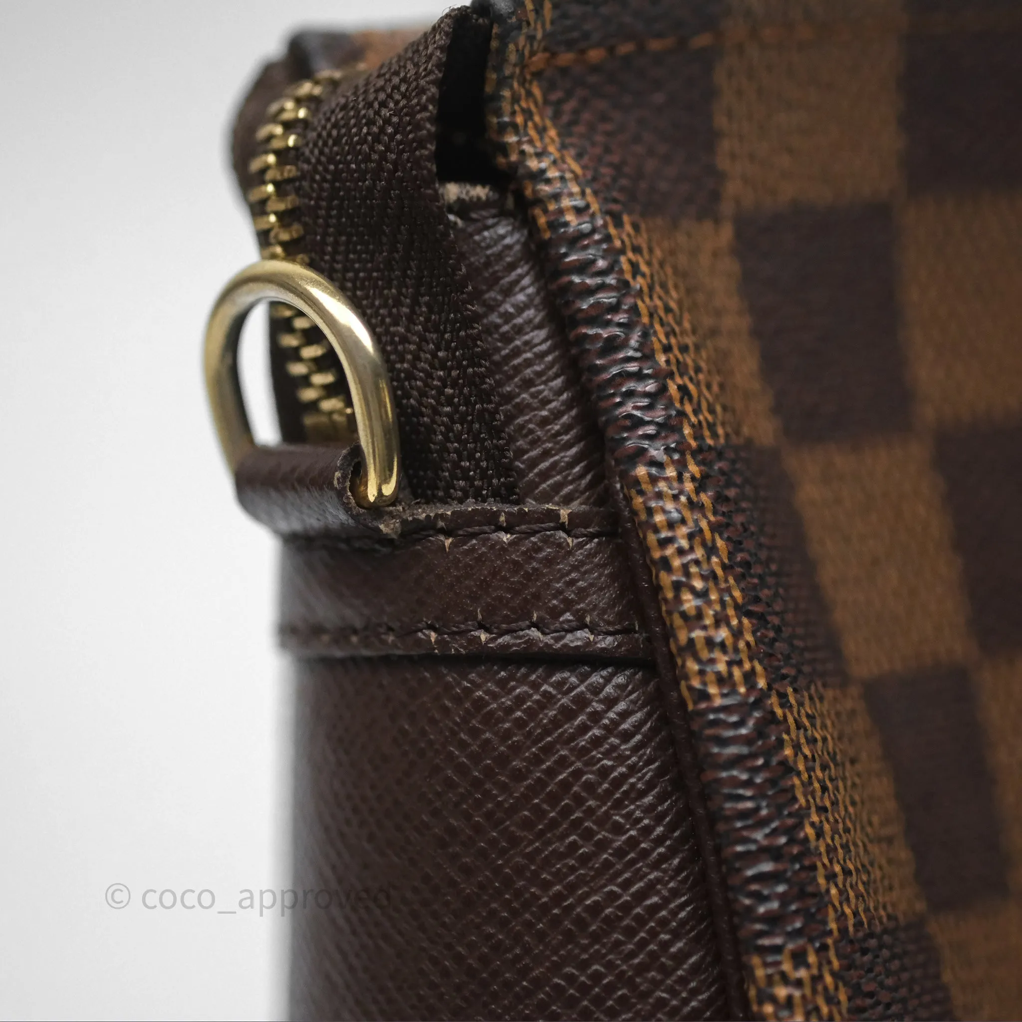 Louis Vuitton Trousse Make Up Pochette Damier Ebene