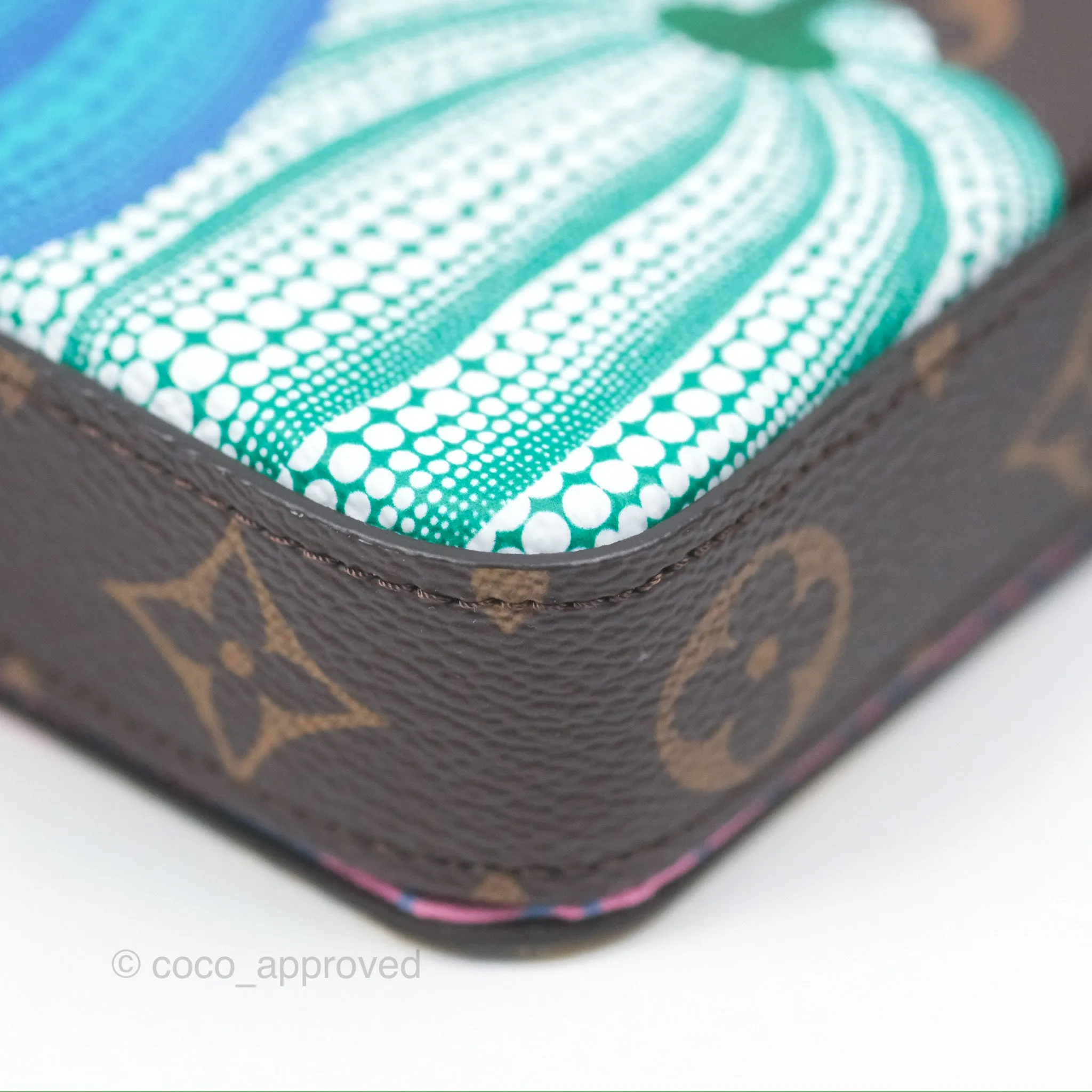 Louis Vuitton X Yayoi Kusama Pochette Felicie in Monogram Pumpkins