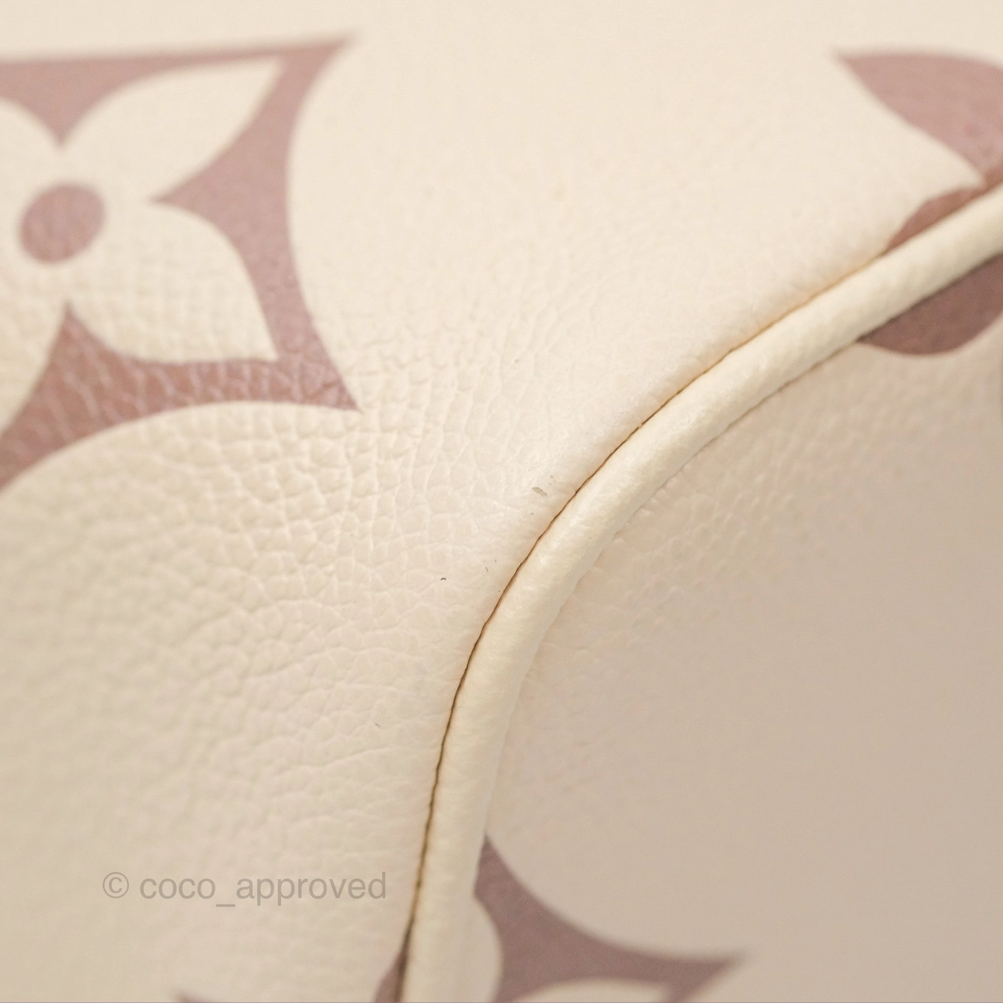 Louis Vuitton Vanity PM Empreinte Monogram Giant Creme/Bois de Rose