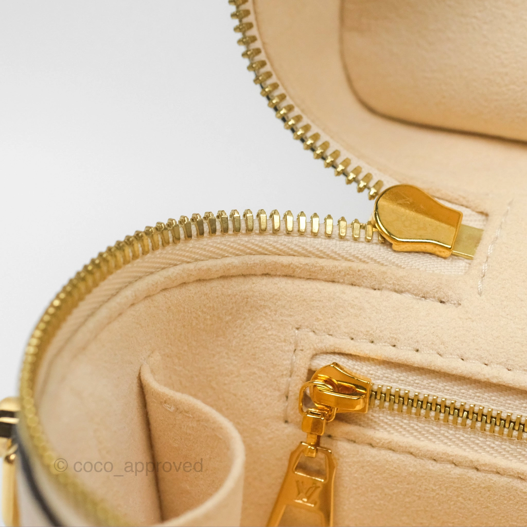 Louis Vuitton Vanity PM Empreinte Monogram Giant Creme/Bois de Rose