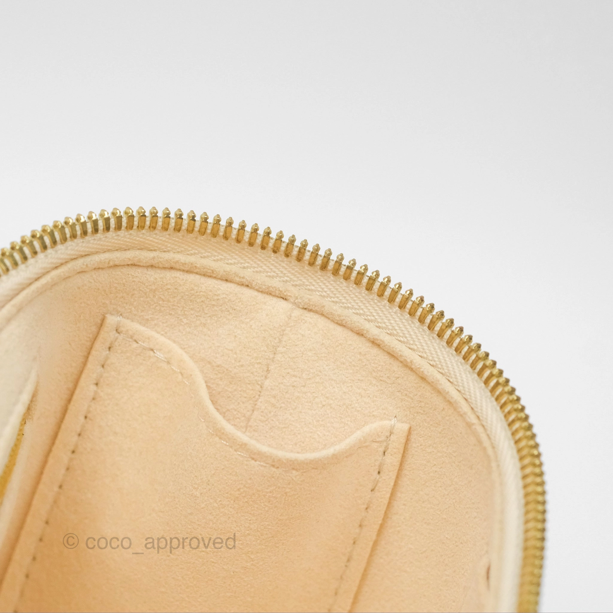 Louis Vuitton Vanity PM Empreinte Monogram Giant Creme/Bois de Rose